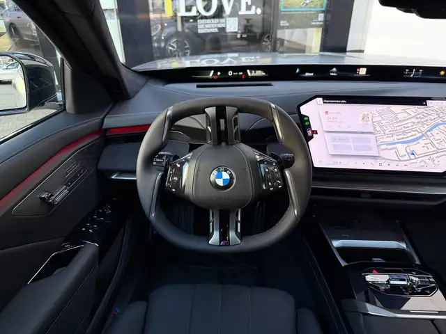 BMW 7 Series view 7