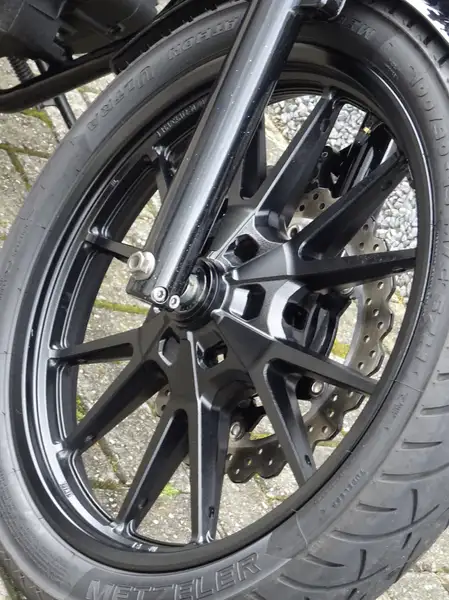 Yamaha Bolt XVS 950 - foto 5
