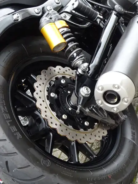 Yamaha Bolt XVS 950 - foto 6