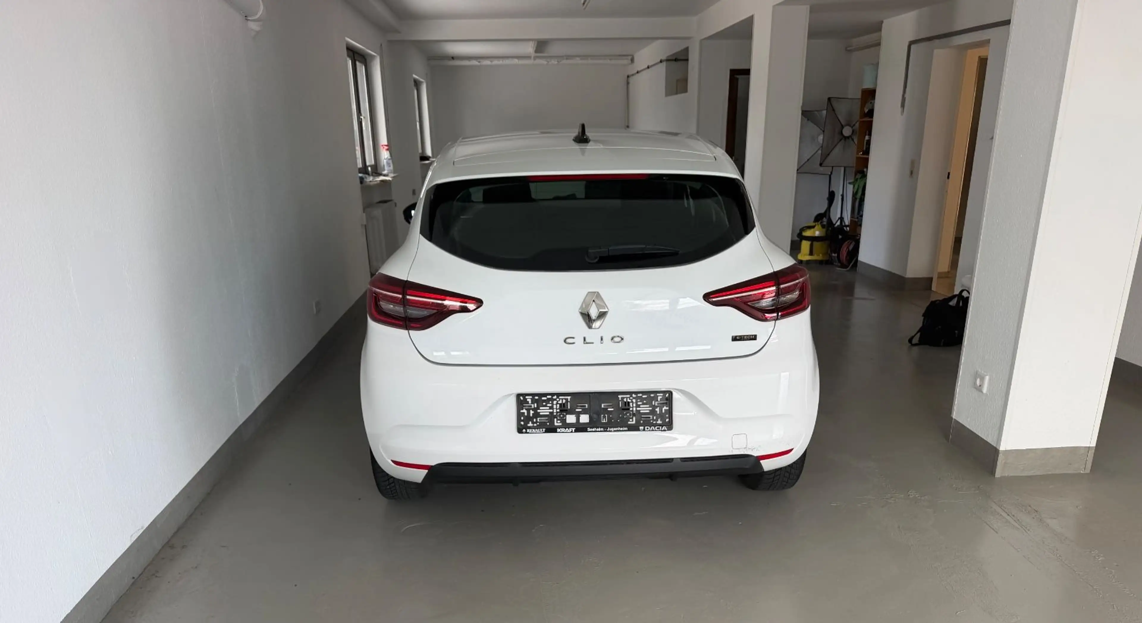Renault Clio E-TECH Hybrid quilibre LED — photo 15