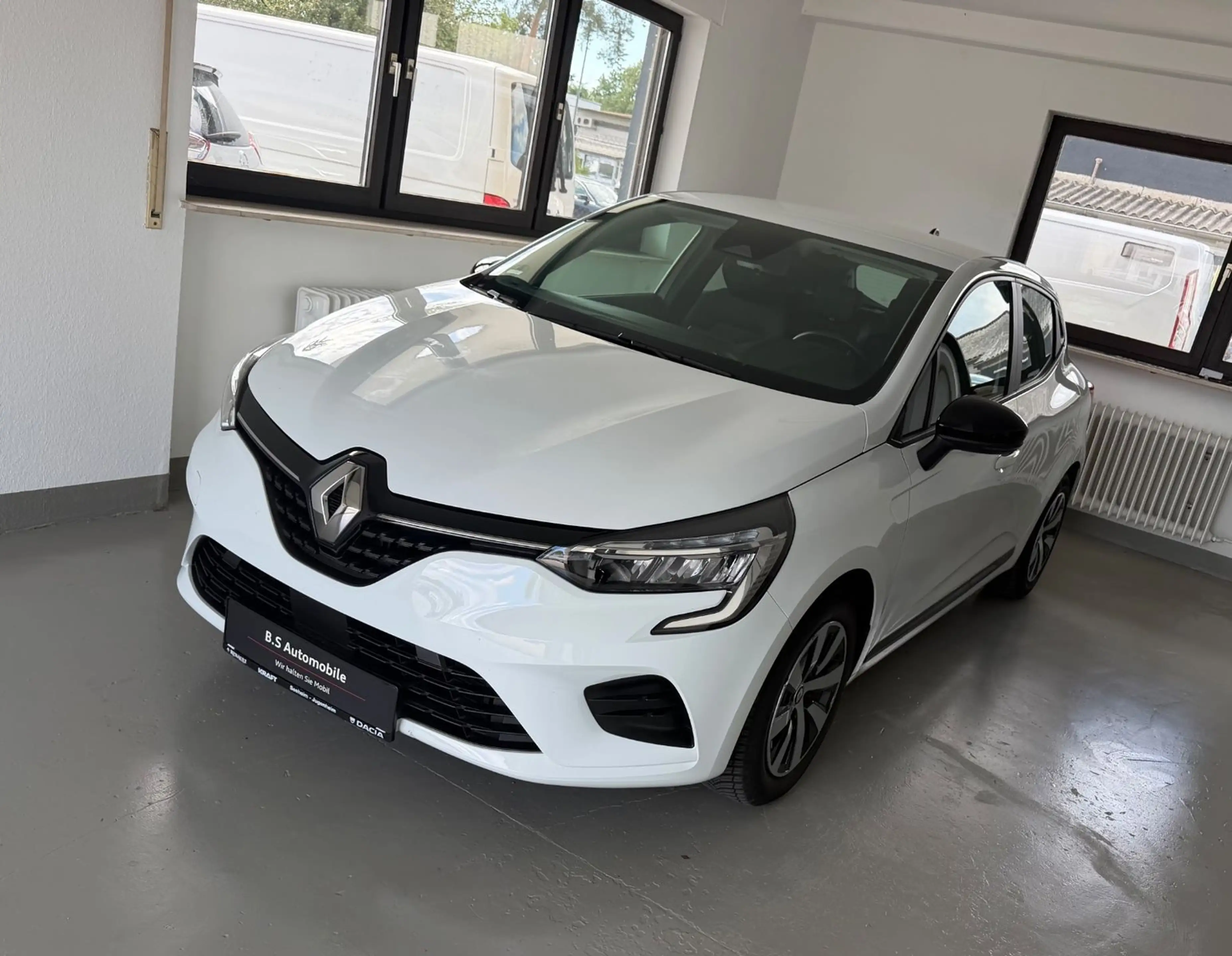 Renault Clio E-TECH Hybrid quilibre LED — photo 4