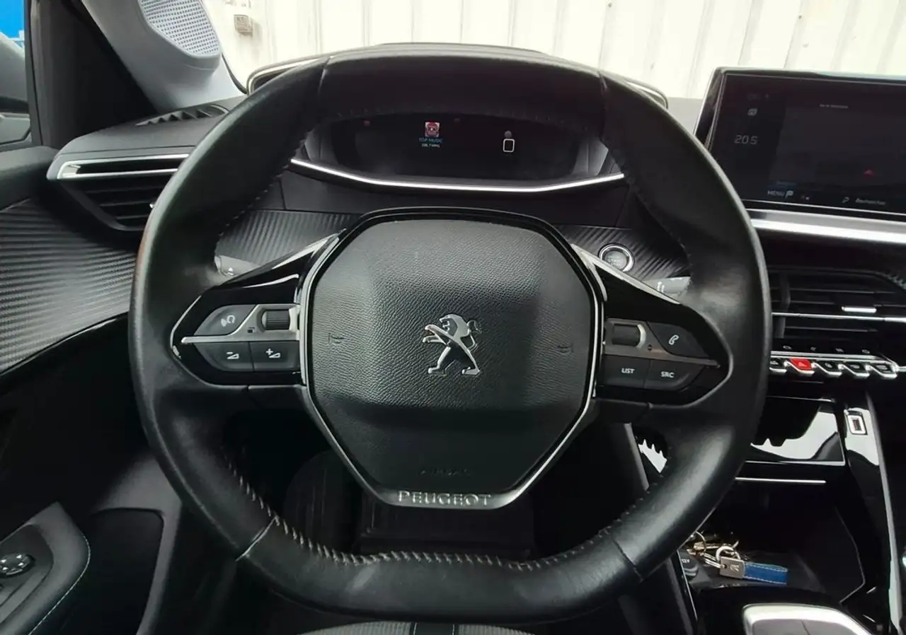 Peugeot 208 208 — photo 16