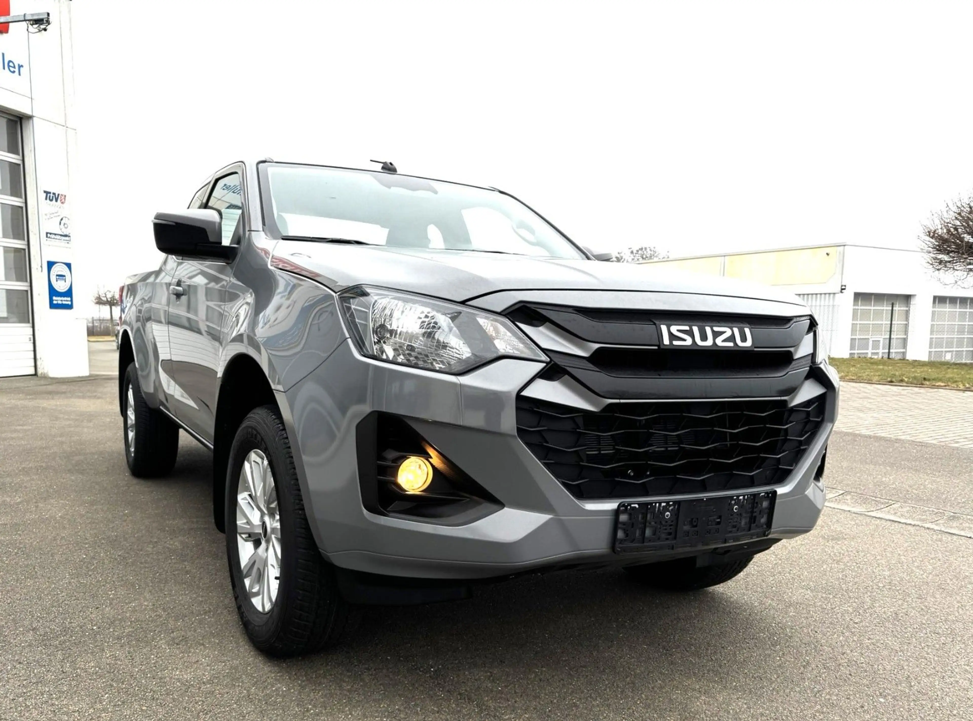 Isuzu D-Max Space Cab LS AT 4X4 Work Edition — photo 12