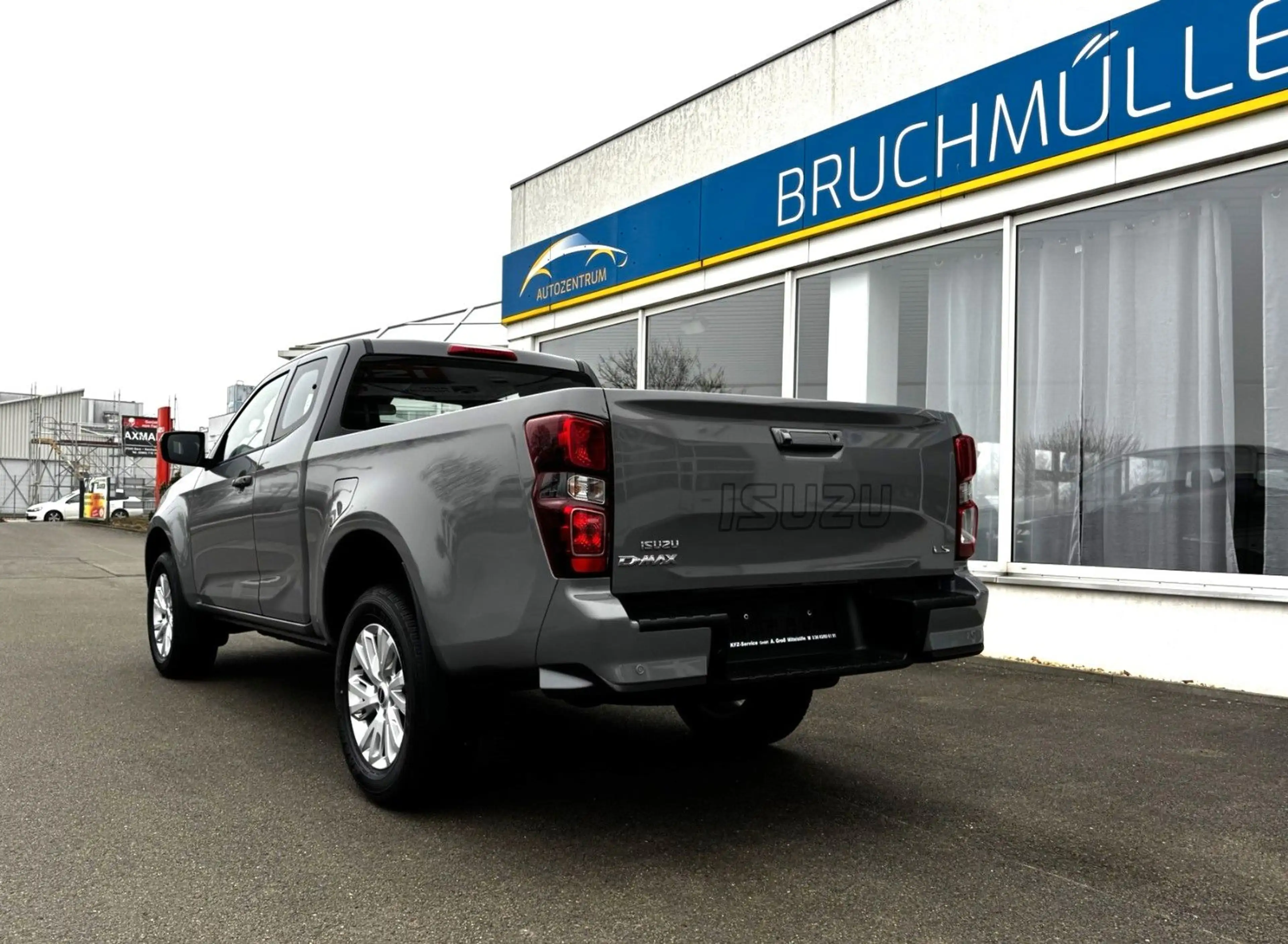 Isuzu D-Max Space Cab LS AT 4X4 Work Edition — photo 11