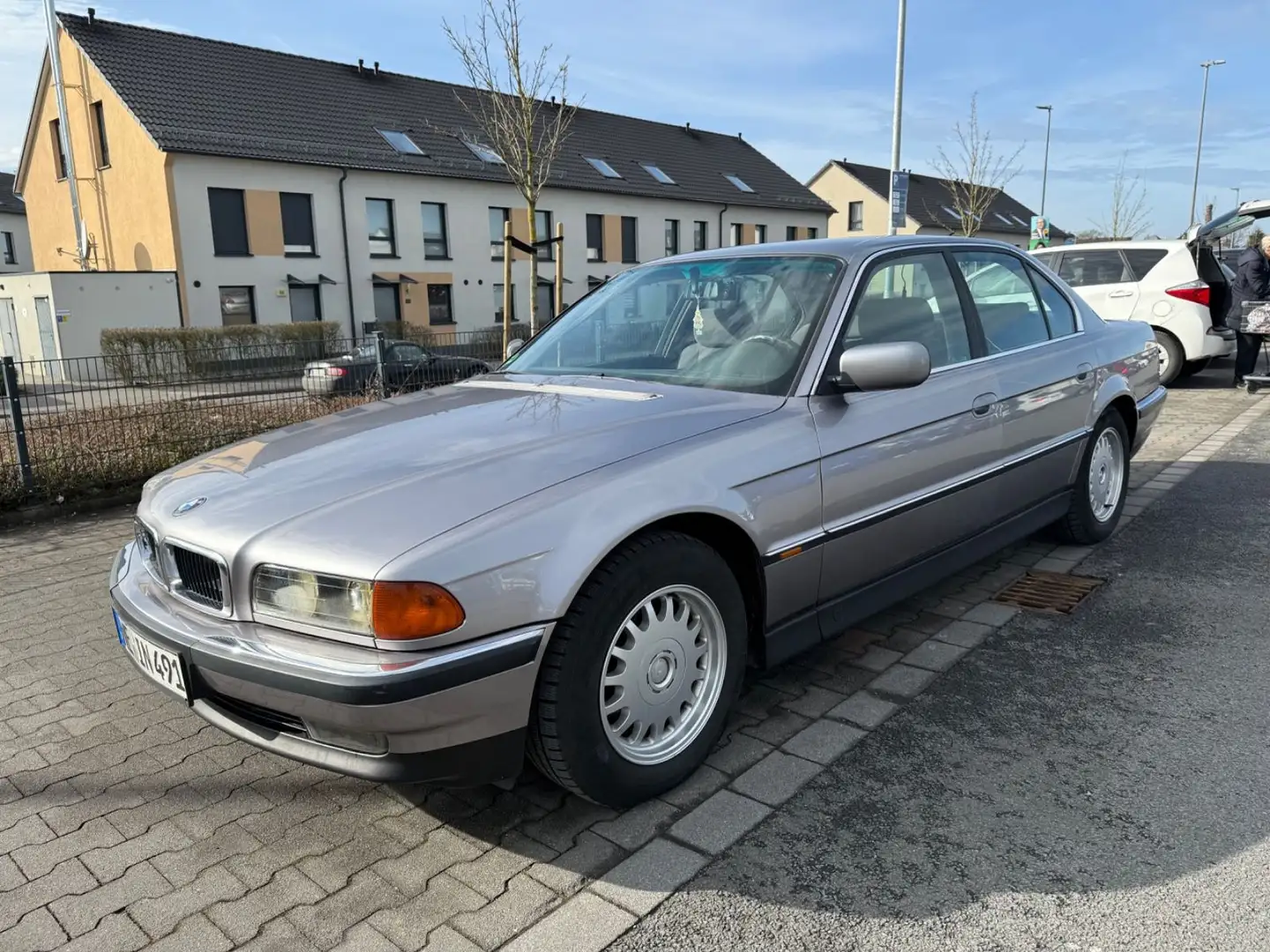 BMW 730 V8,E38,Autom.*Klima*AHK*SSD*Temp.*3.Hd*Top* Burdeos - 2