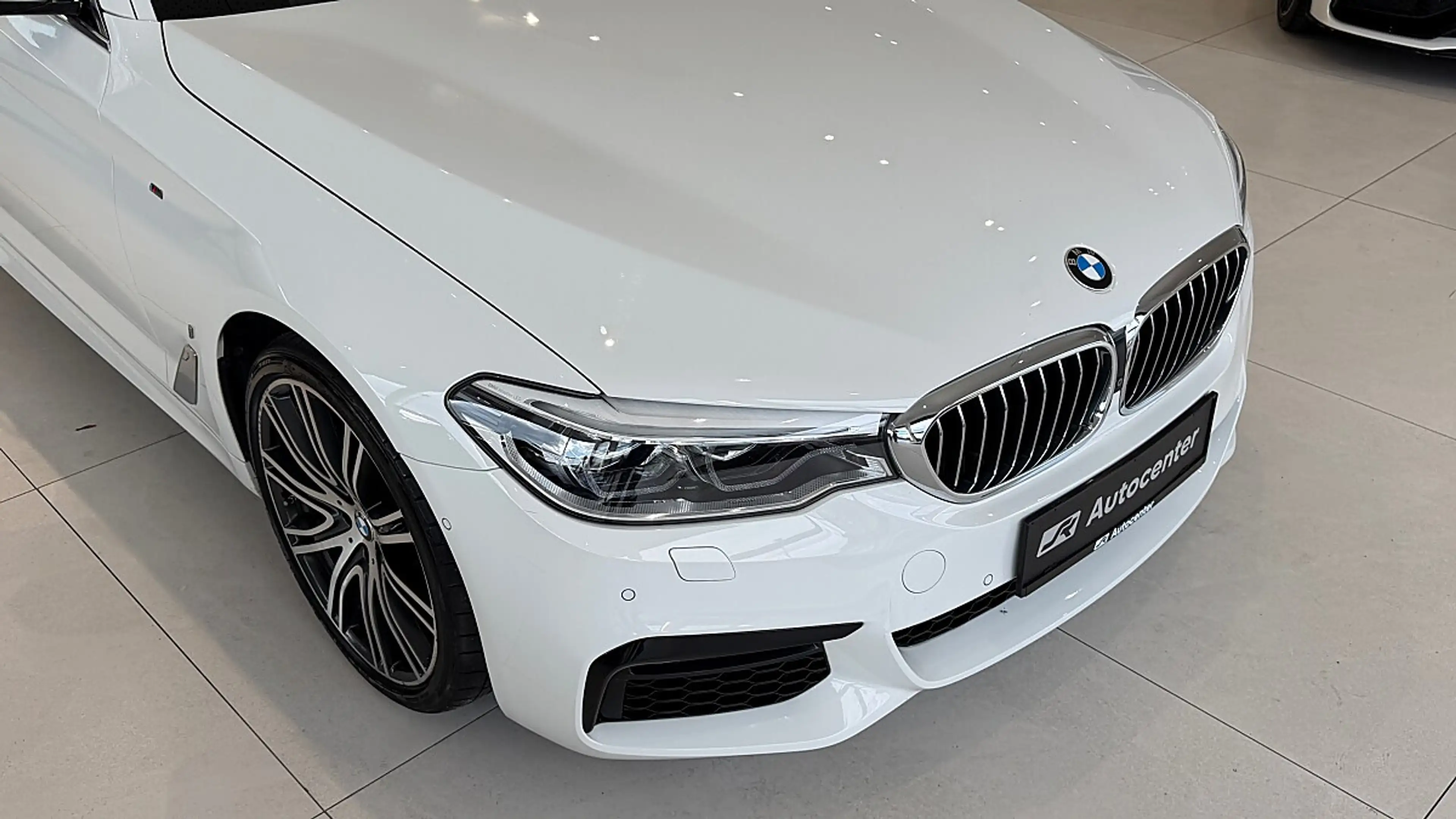 BMW 530 e PHEV iPerformance — photo 7