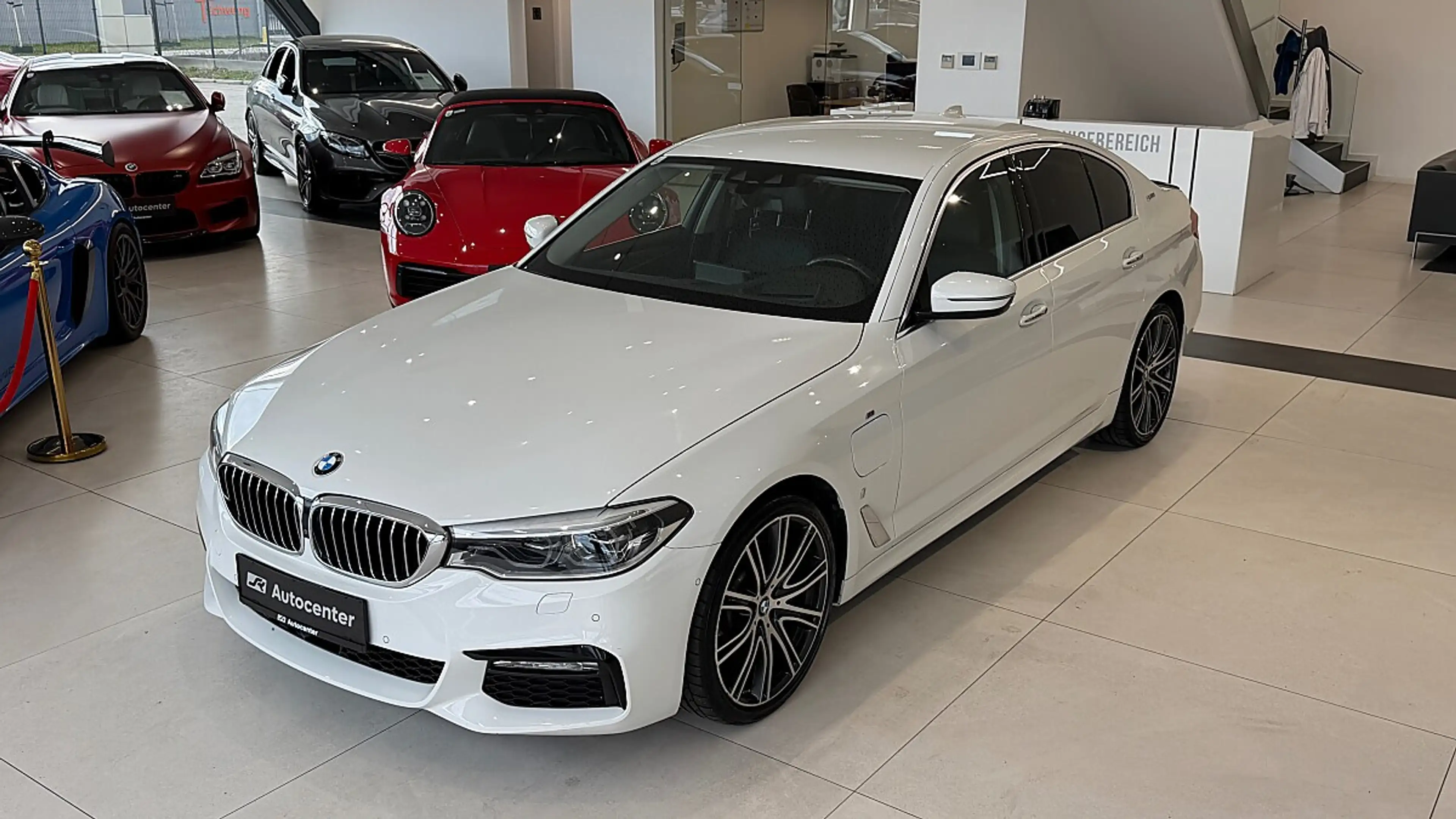 BMW 530 e PHEV iPerformance — photo 2