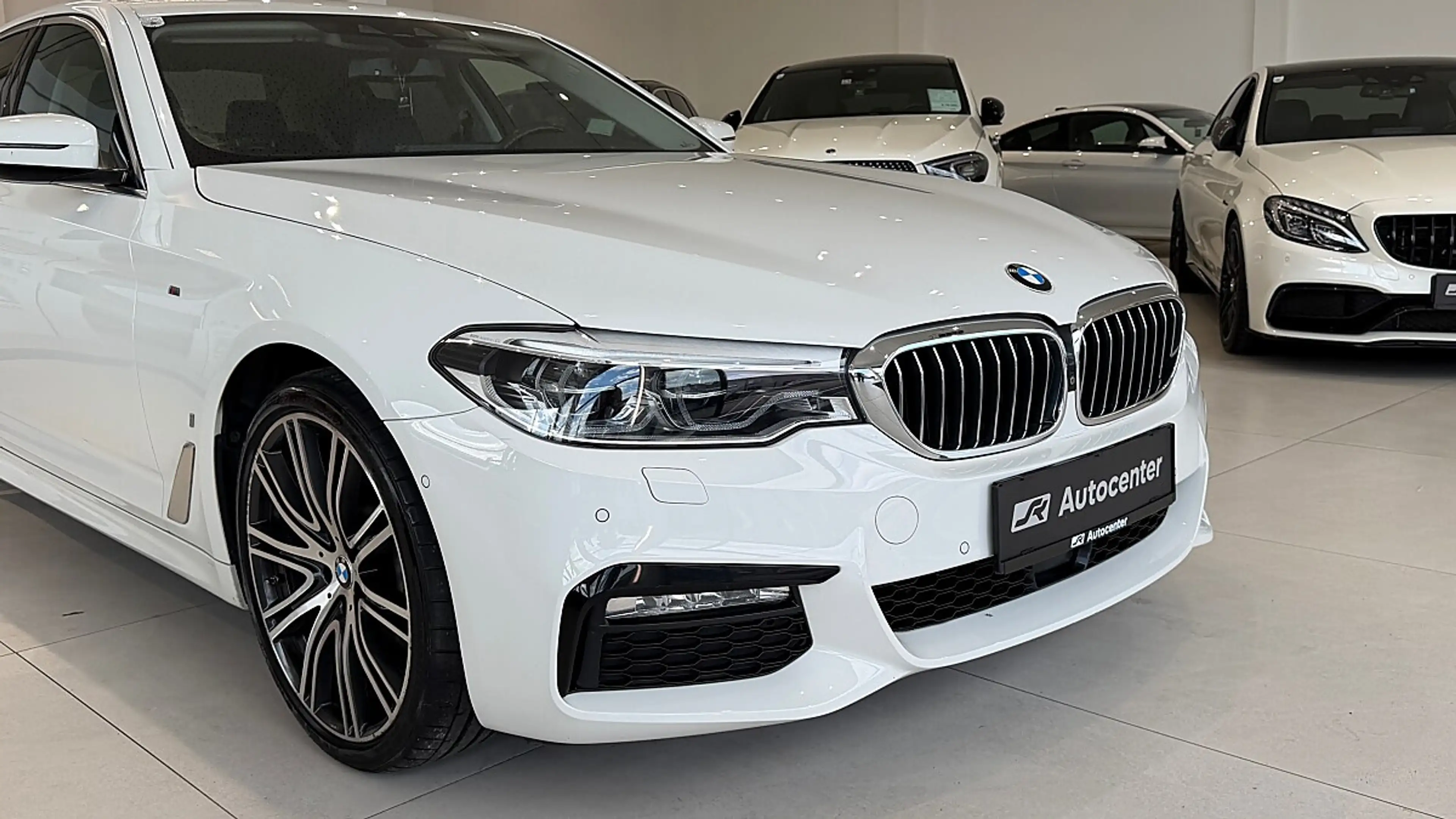 BMW 530 e PHEV iPerformance — photo 8