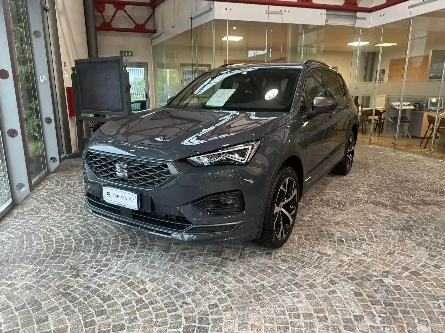 SEAT Tarraco 2.0 TDI 200 CV 4Drive DSG FR Šedá - 1