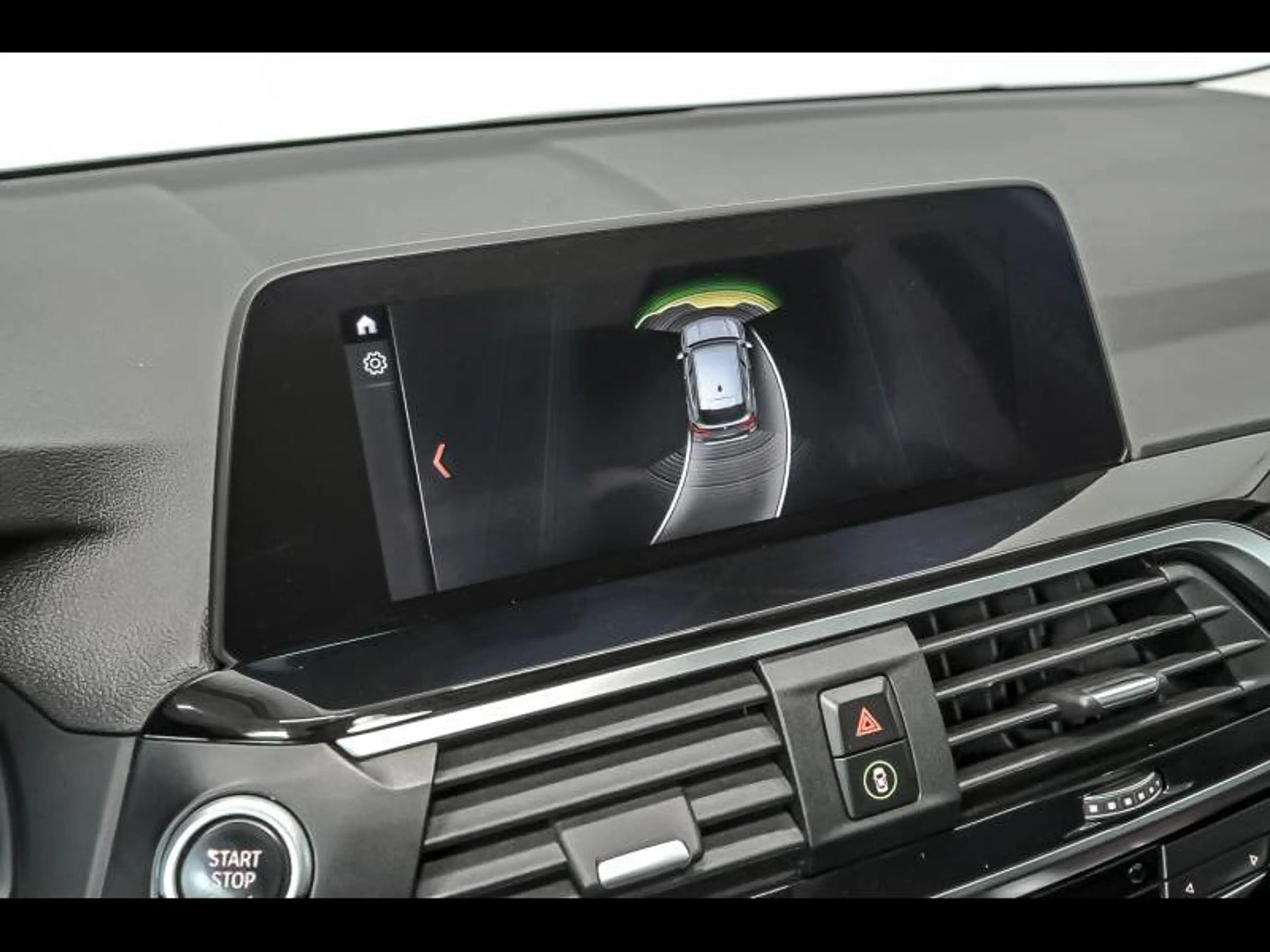 BMW X3 sDrive18d - xLine — photo 15