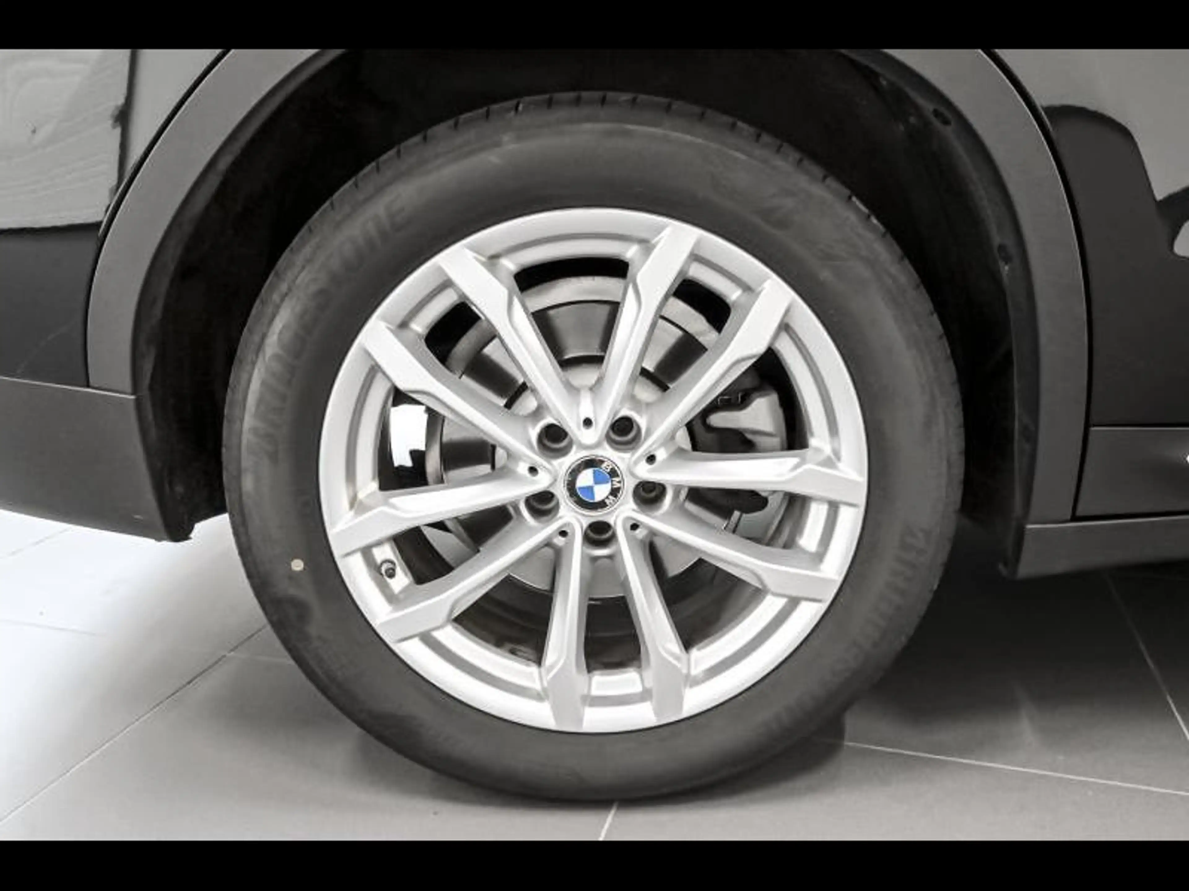 BMW X3 sDrive18d - xLine — photo 8
