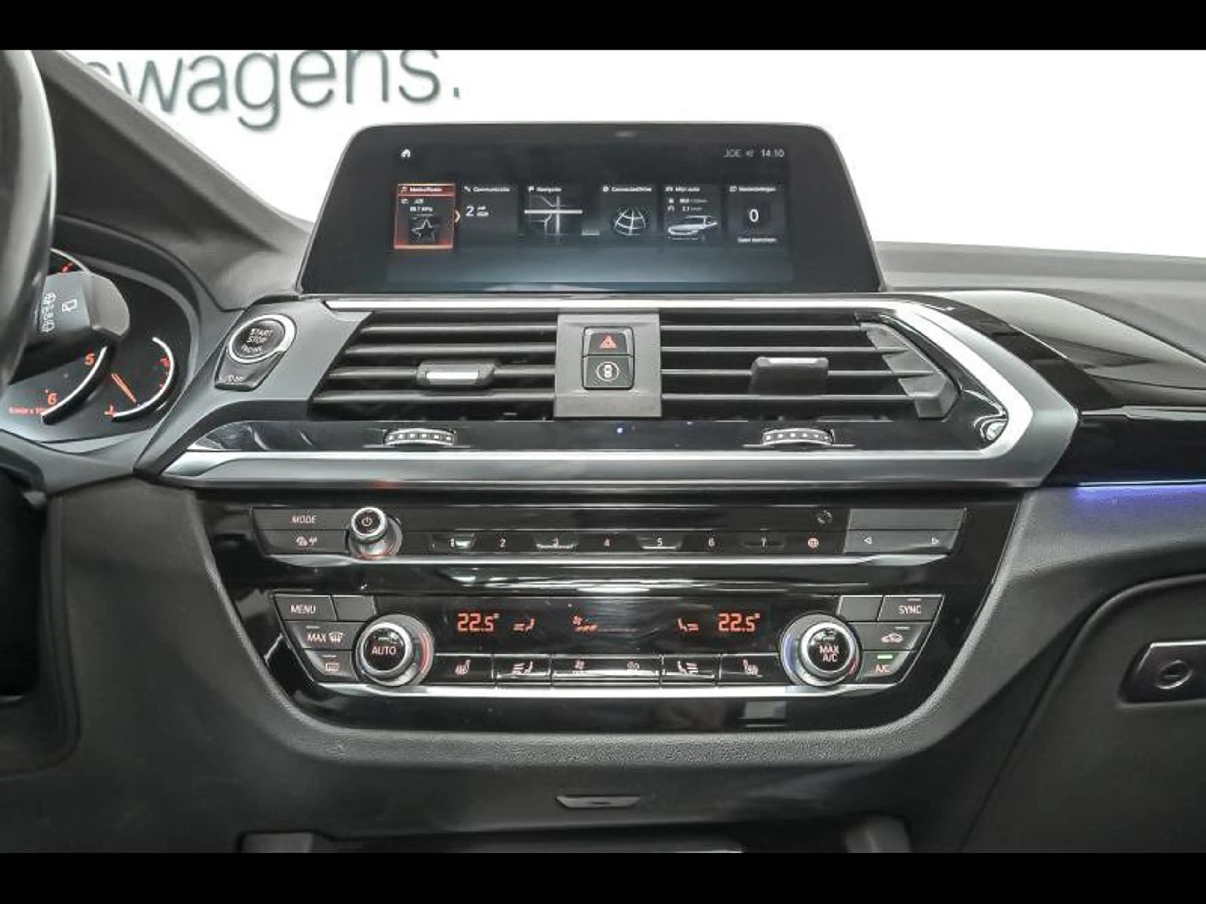 BMW X3 sDrive18d - xLine — photo 12