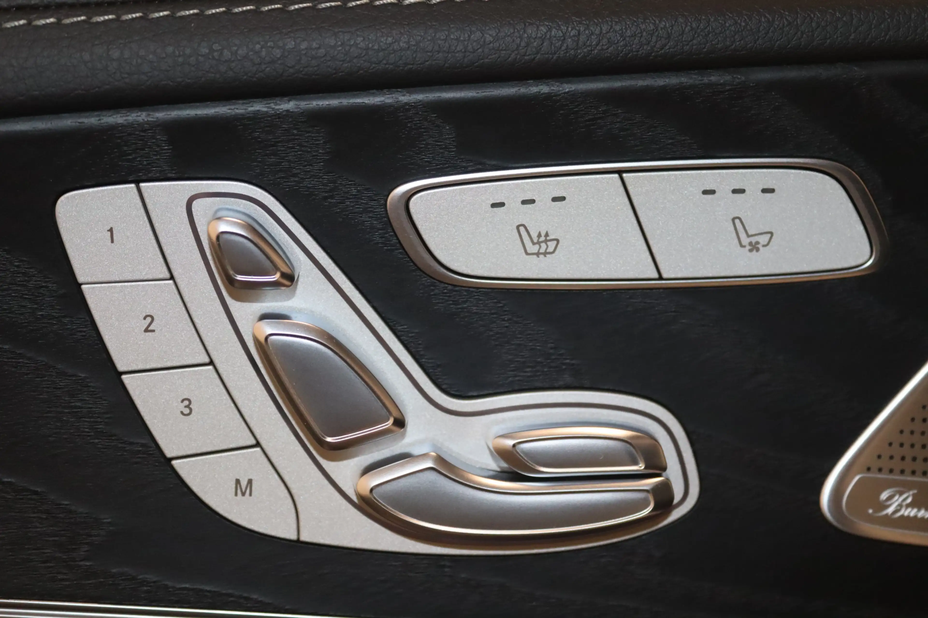 Mercedes-Benz CLS 400 d 4Matic AMG Line-NAV-MULTIB.-WIDE-PANO- — photo 12