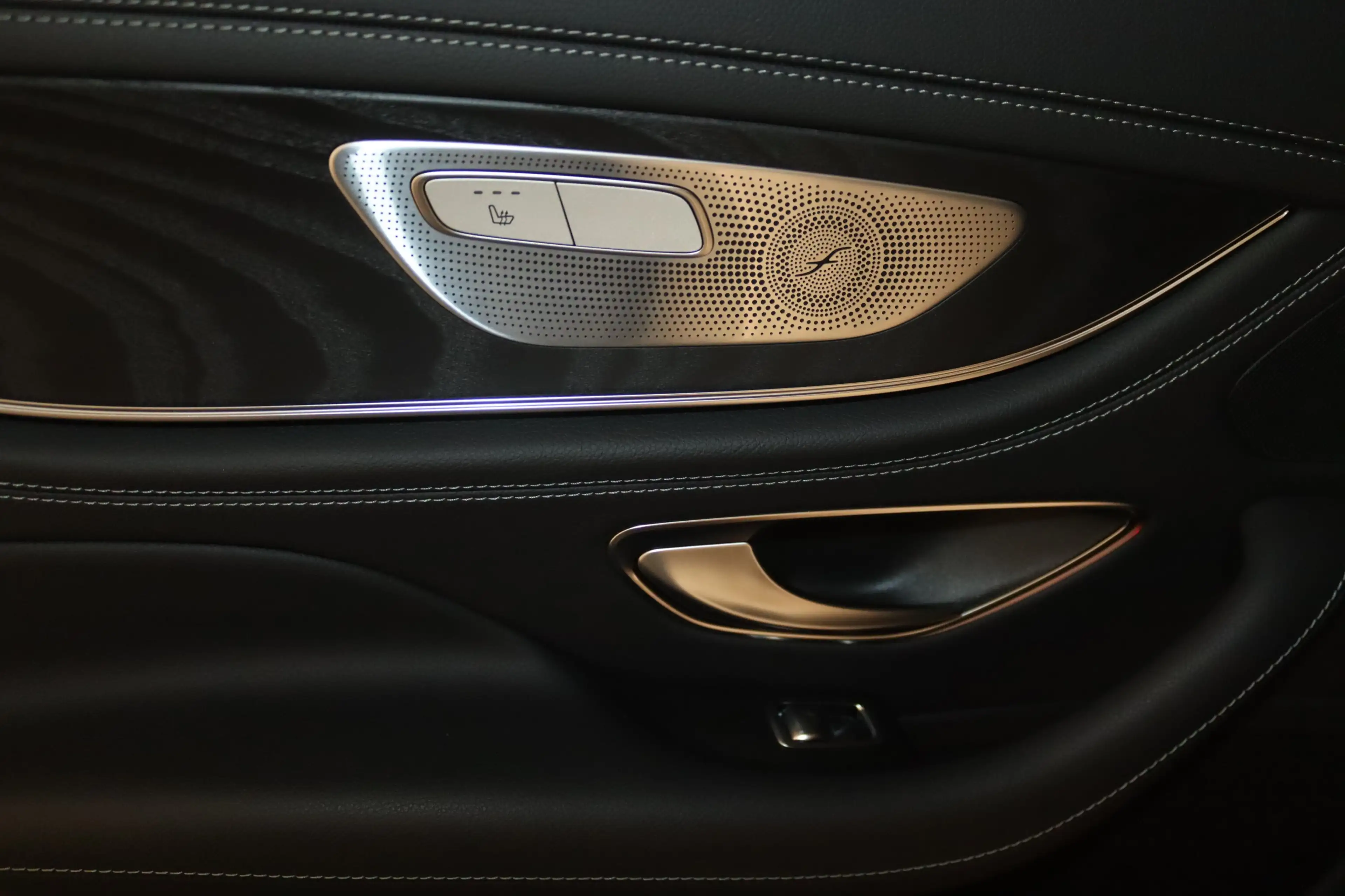Mercedes-Benz CLS 400 d 4Matic AMG Line-NAV-MULTIB.-WIDE-PANO- — photo 14
