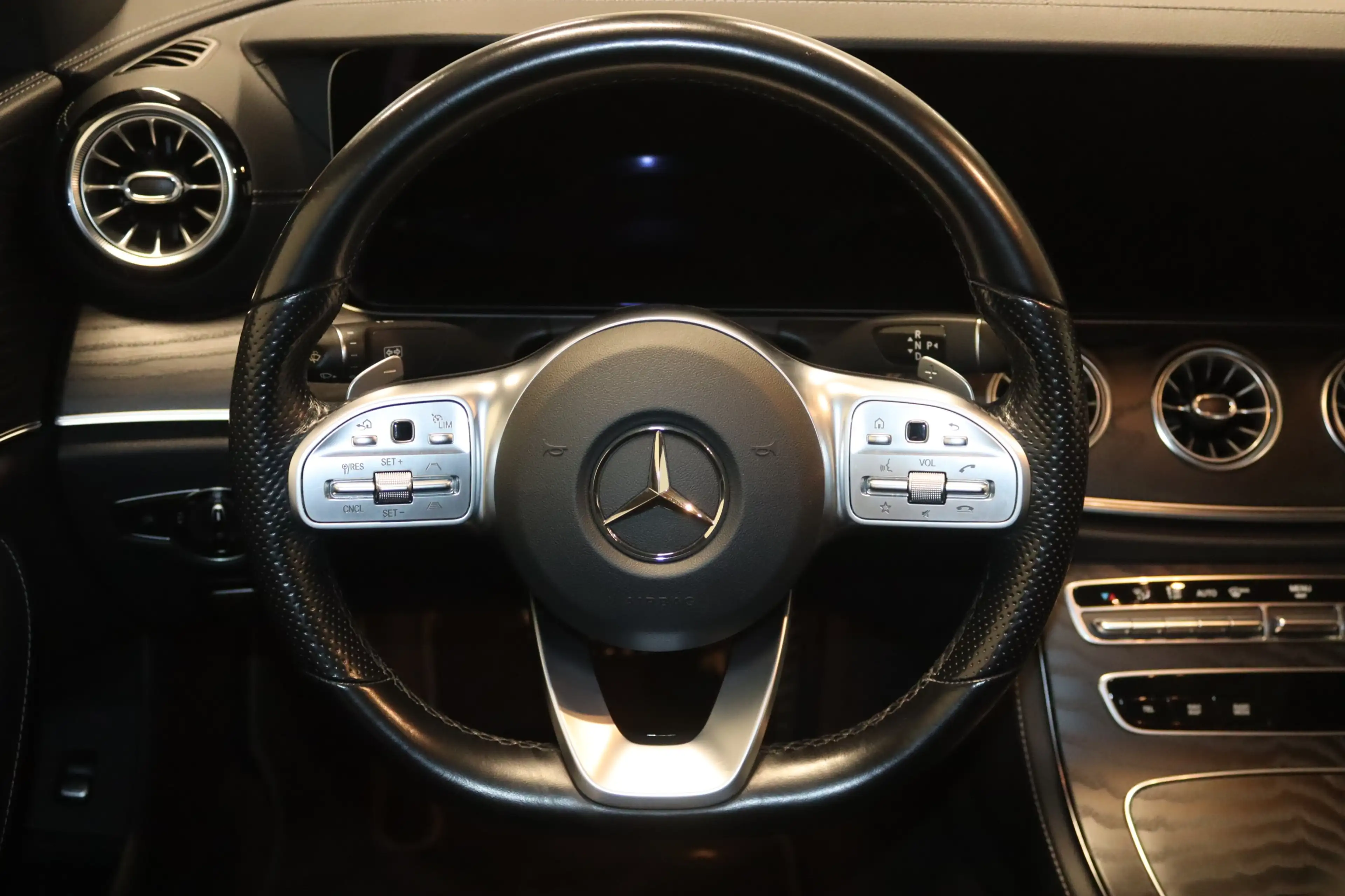Mercedes-Benz CLS 400 d 4Matic AMG Line-NAV-MULTIB.-WIDE-PANO- — photo 15