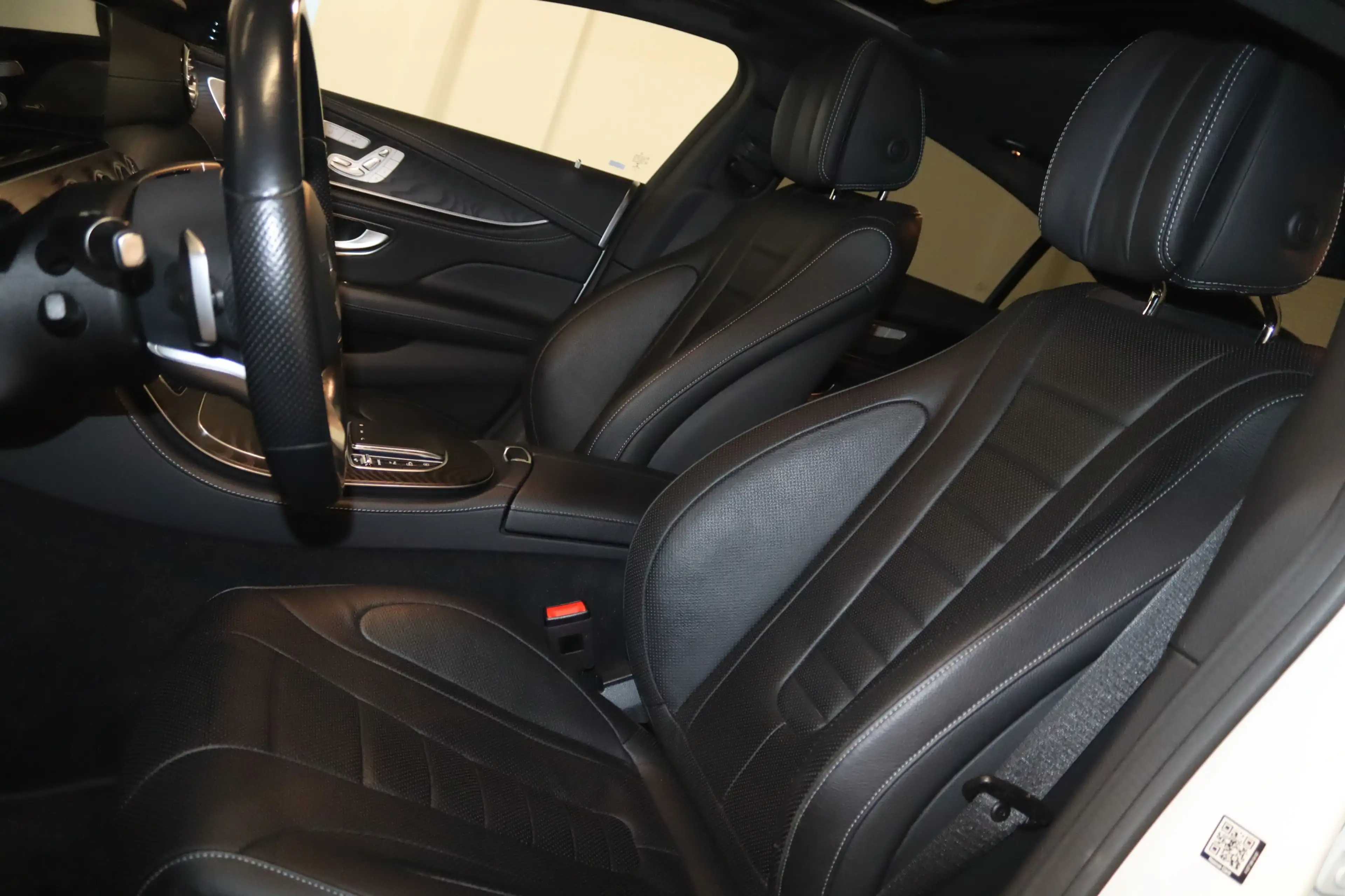 Mercedes-Benz CLS 400 d 4Matic AMG Line-NAV-MULTIB.-WIDE-PANO- — photo 8