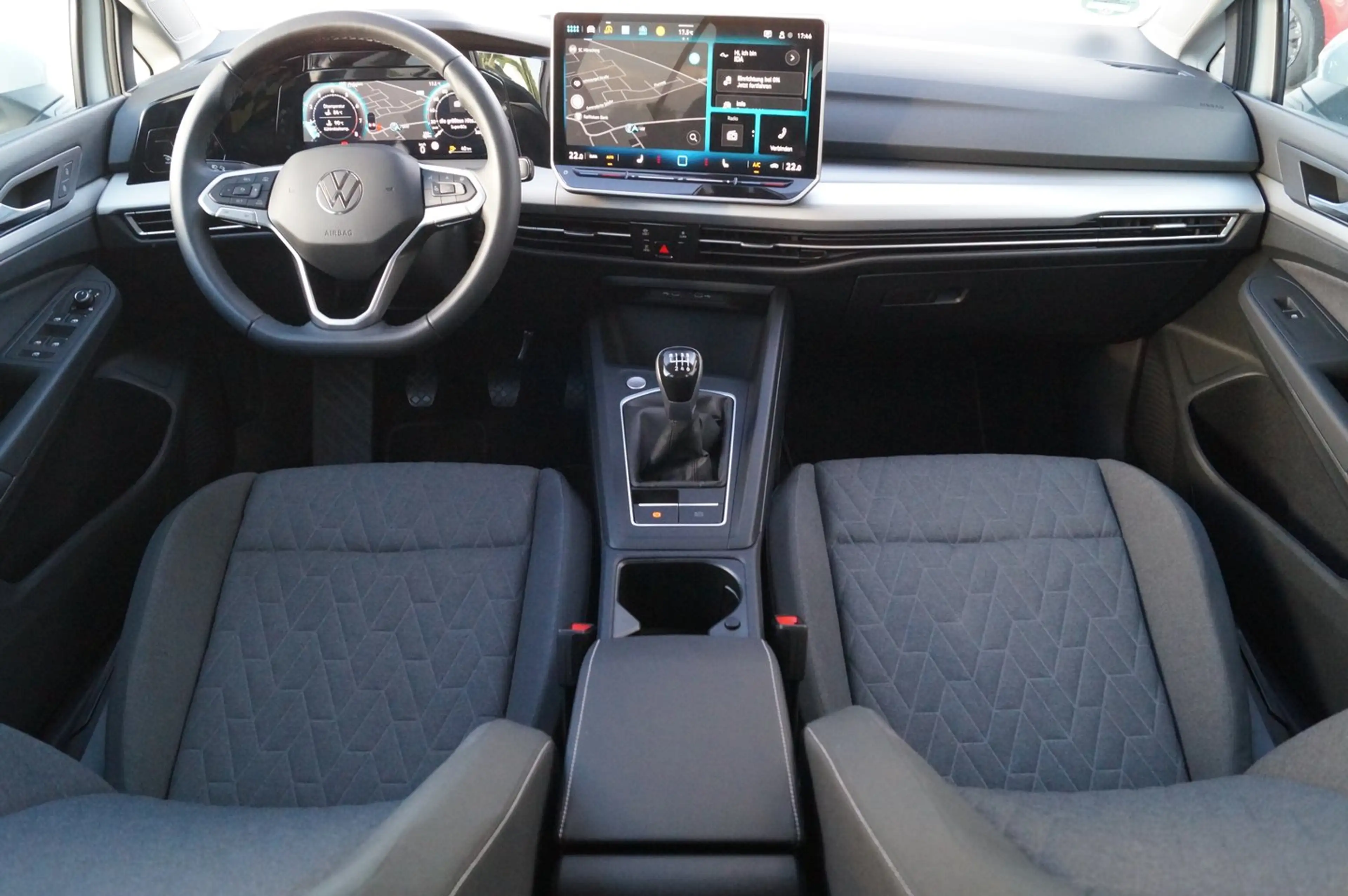 Volkswagen Golf Life TSI — photo 11