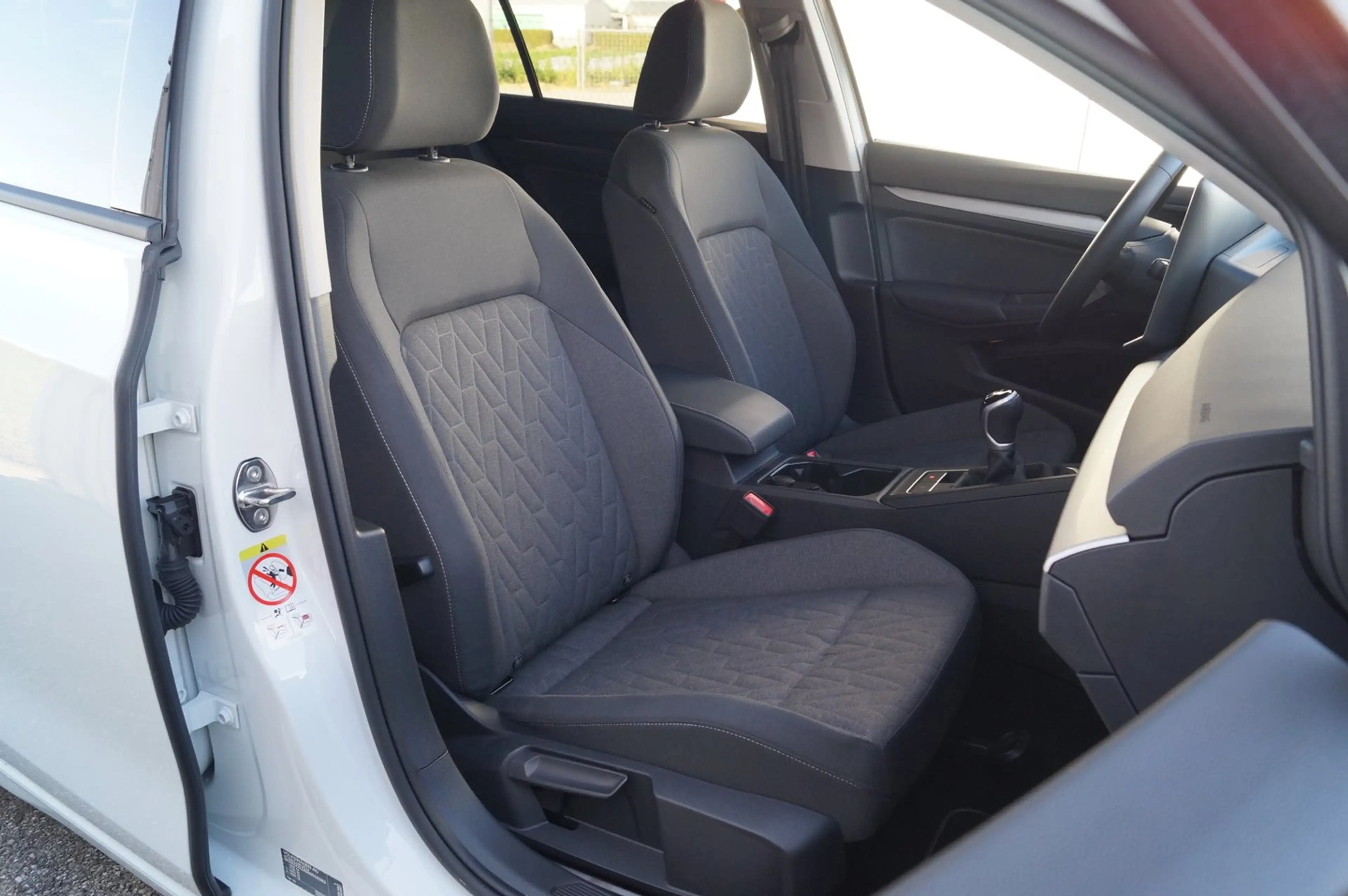 Volkswagen Golf Life TSI — photo 8