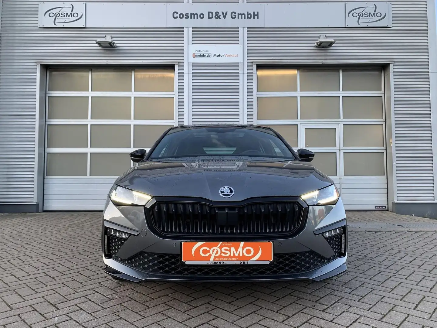 Skoda Scala 1.5TSI Monte Carlo Matrix+Navi+Pano Grau - 2