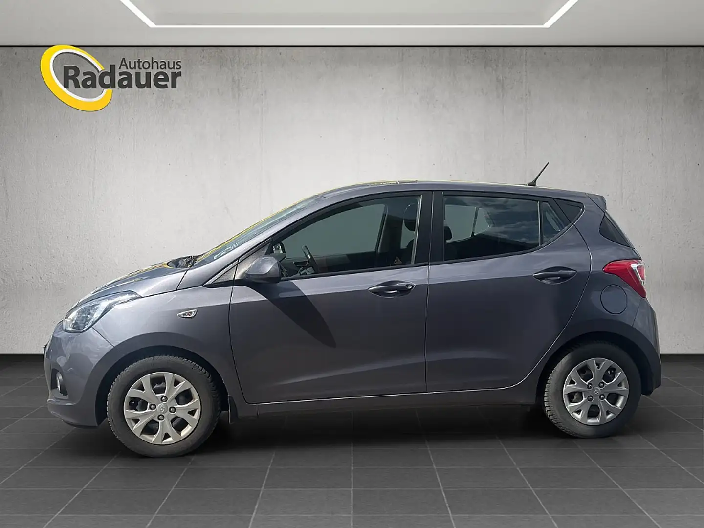 Hyundai i10 1,0 Go Grigio - 2