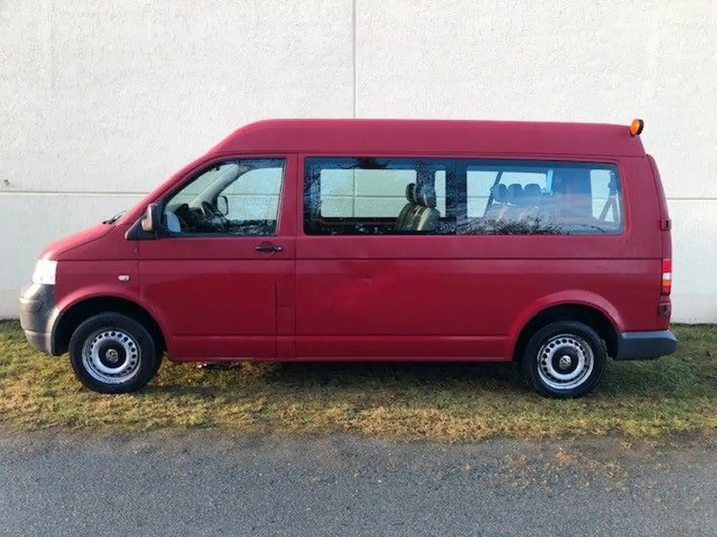Volkswagen T5 Transporter T5 Kombi, Mittelhochdach, 2x Rollstuhlplatz Червоний - 2