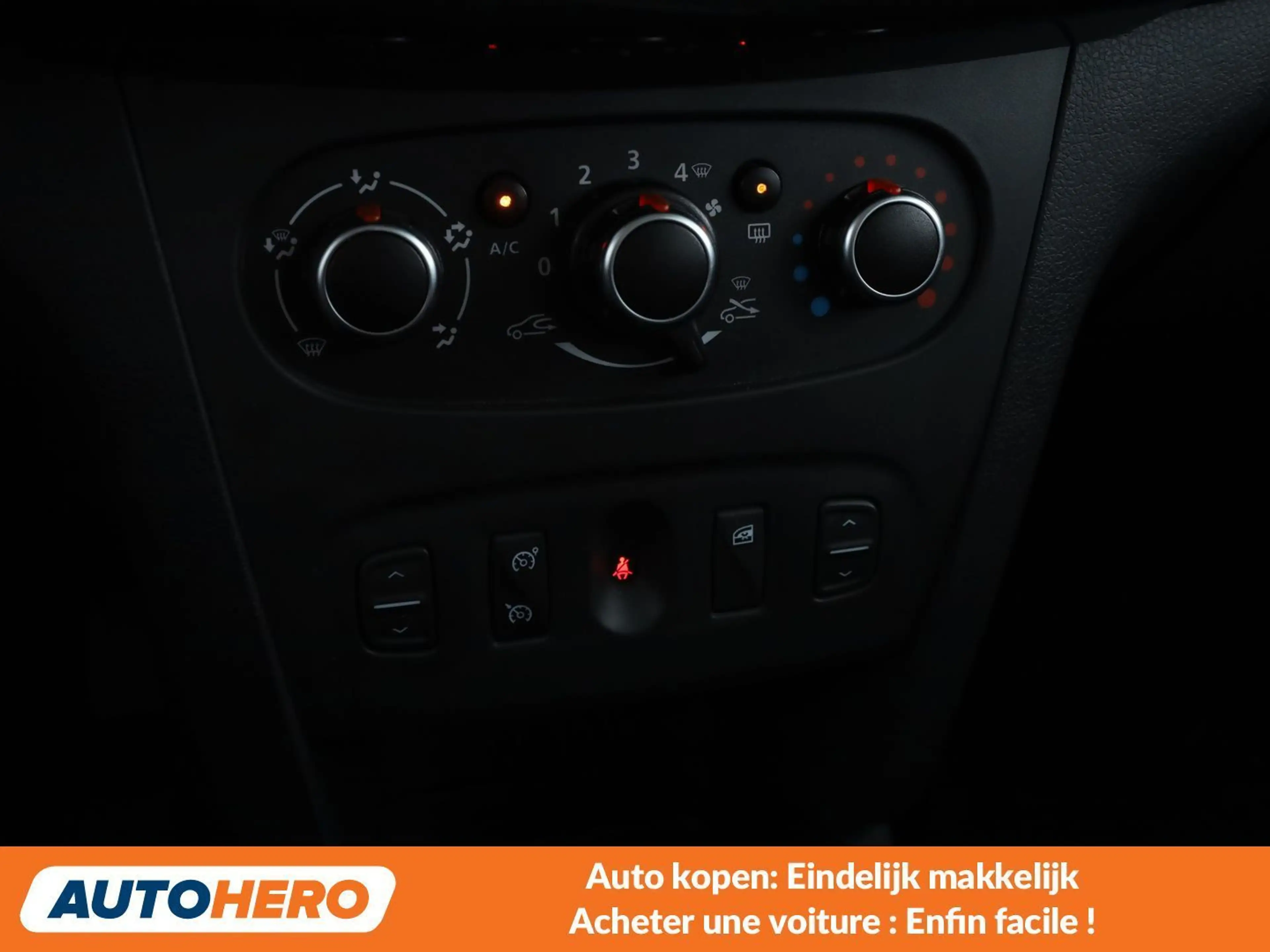 Dacia Sandero 0.9 TCe Stepway Prestige — photo 11