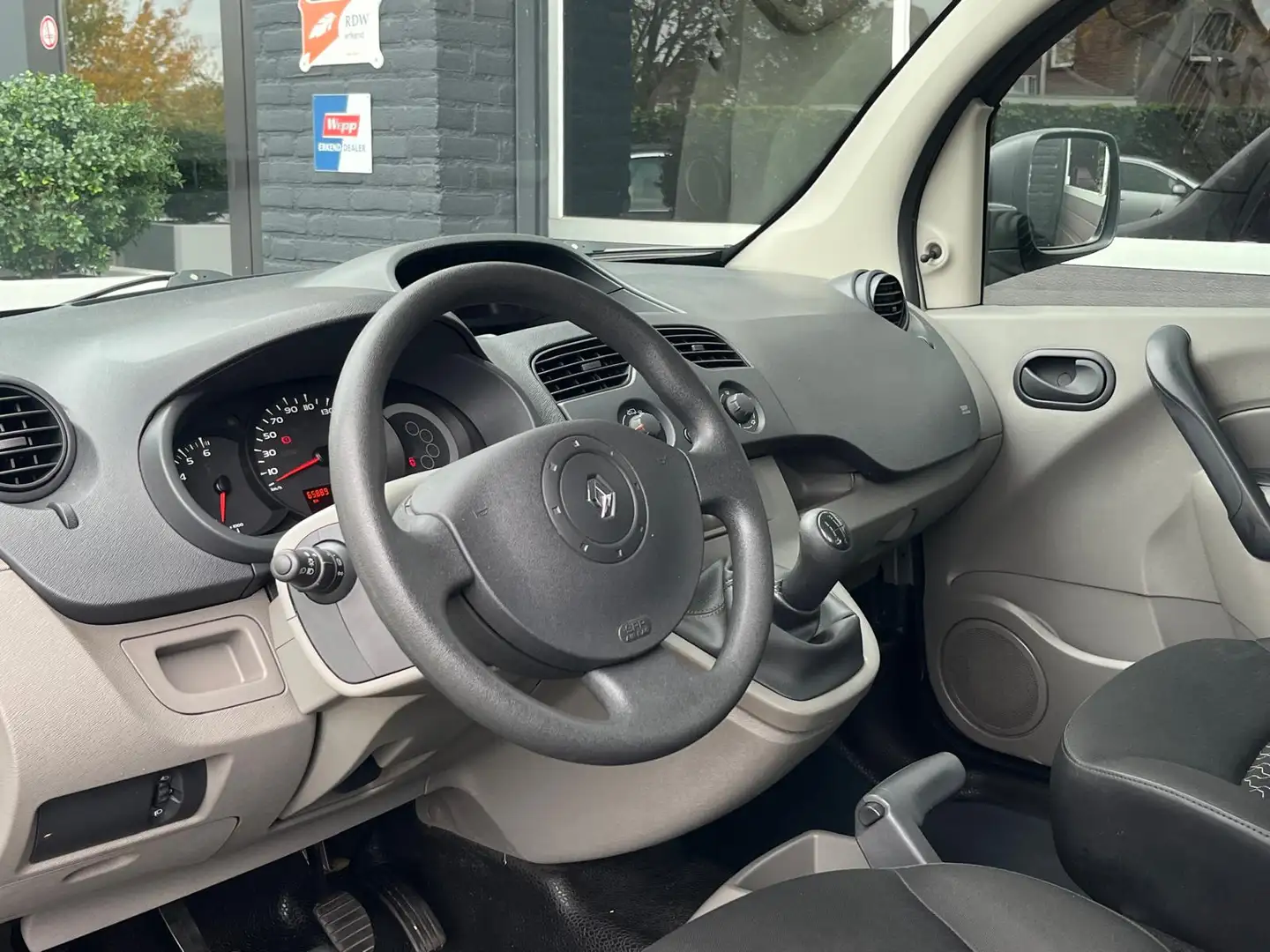 Renault Kangoo Family 1.6 Authentique, Airco, 2x Schuifdeur, APK Grijs - 2