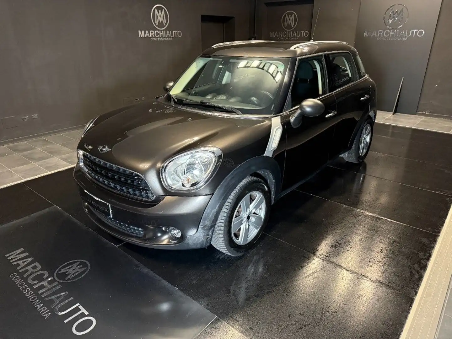 MINI One D Countryman Bronze - 1