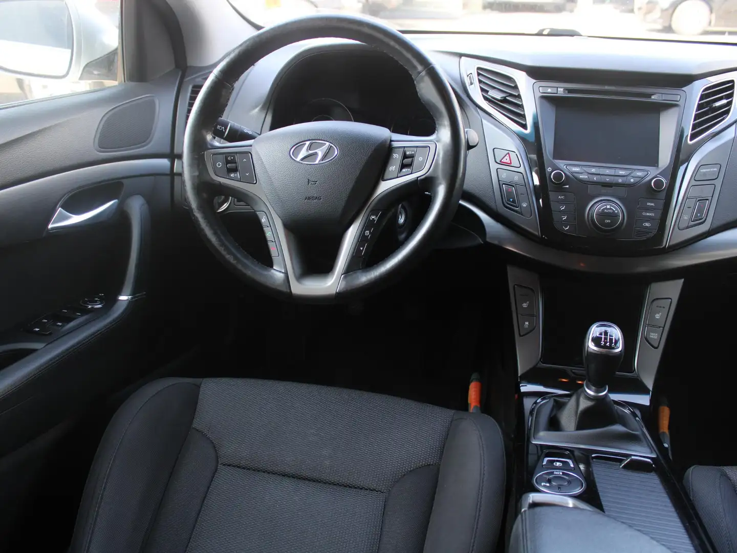 Hyundai i40 Wagon 1.6 GDI Essence | VEEL RUIMTE| 12 MAANDEN BO Grijs - 2
