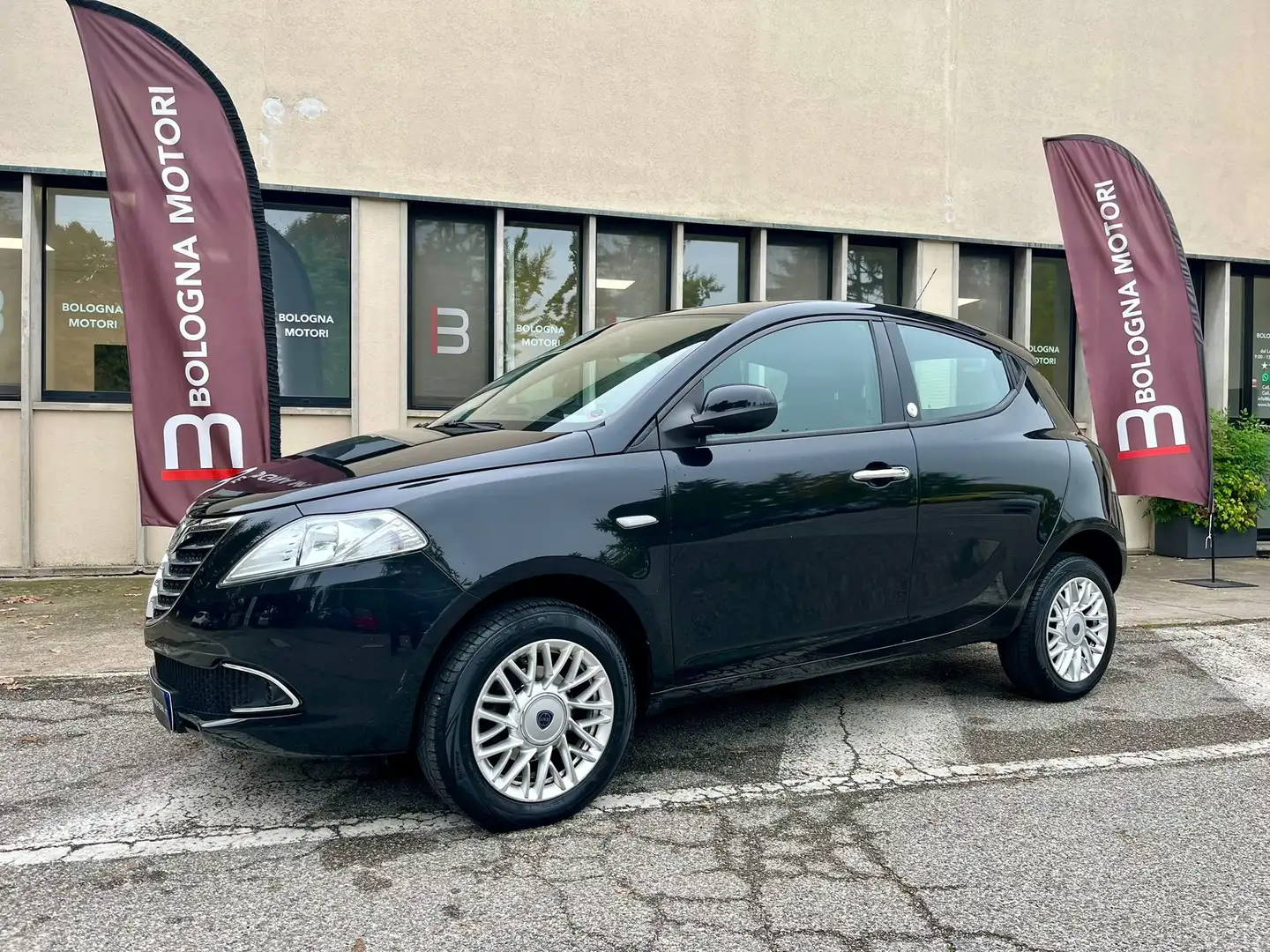 Lancia Ypsilon Zwart - 1