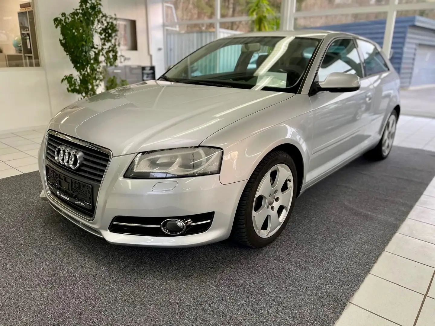 Audi A3 2.0 TDI Ambition (103kW)*PDC*TEMP*SHZ*XENON*USB* Grau - 1