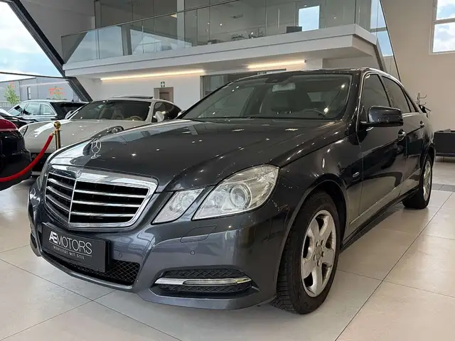 Mercedes-Benz E 220 Avantgarde BlueEfficiency CDI Aut.*EXPORT*