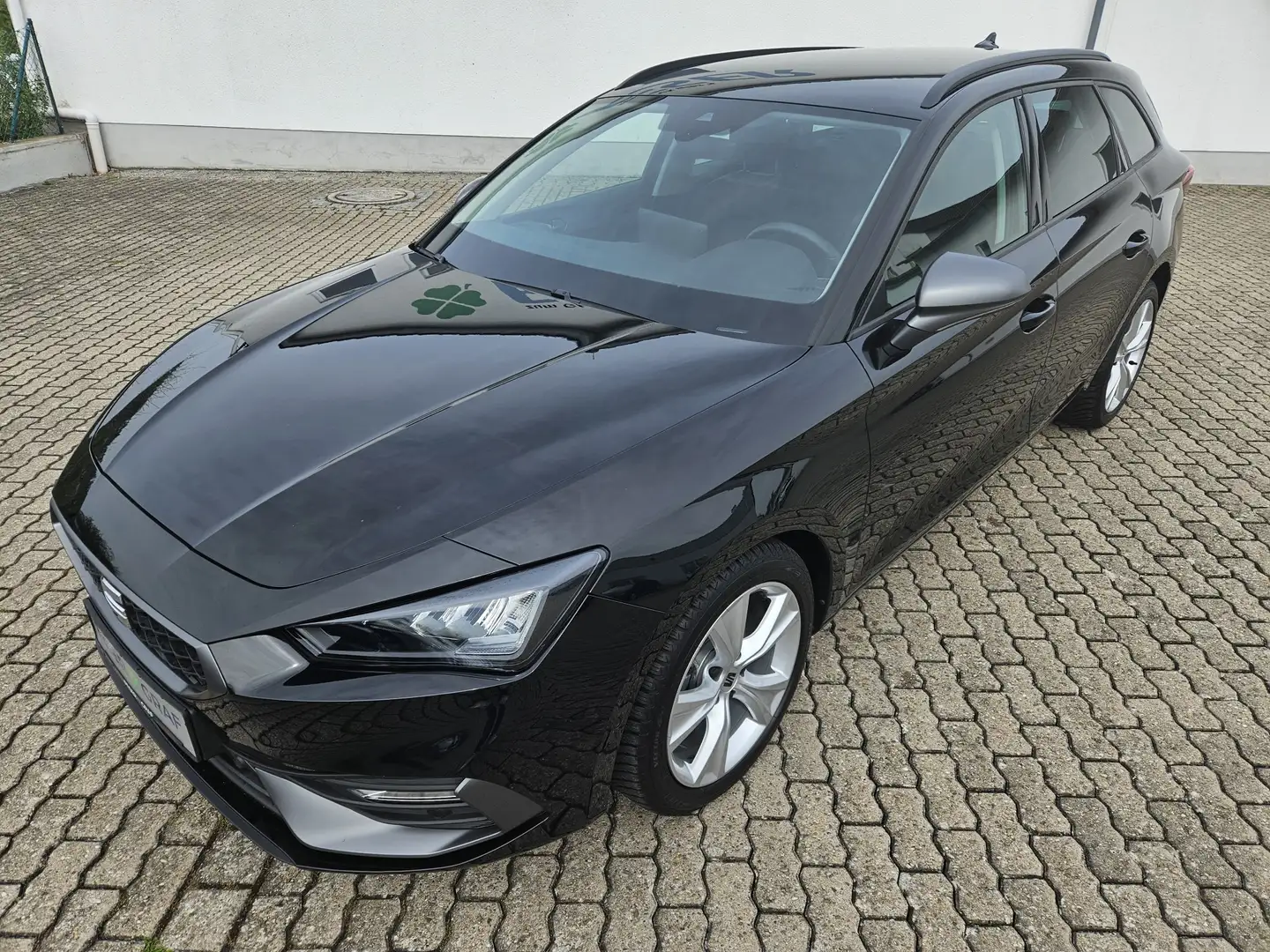 SEAT Leon Sportstourer FR 1.5 eTSI DSG ACC KAMERA SHZ+LHZ Zwart - 2