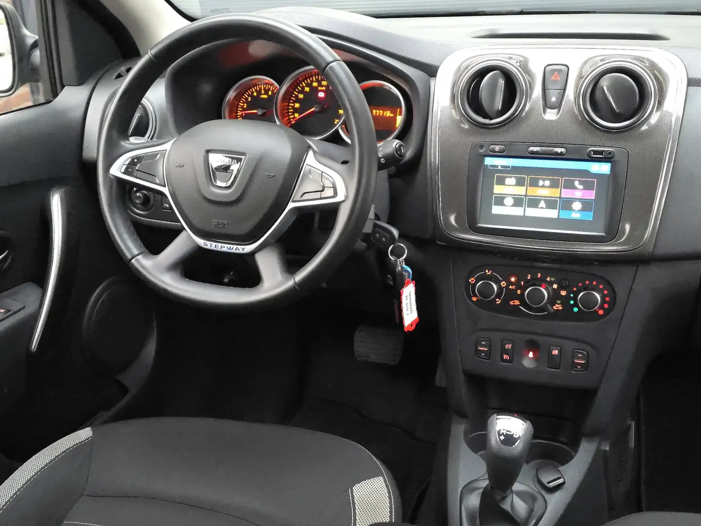 Dacia Sandero 0.9 TCe SL Stepway Nap |Apk |Camera |Automaat Grijs - 2