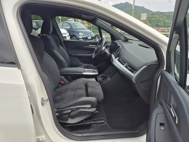 BMW 2 Series view 9