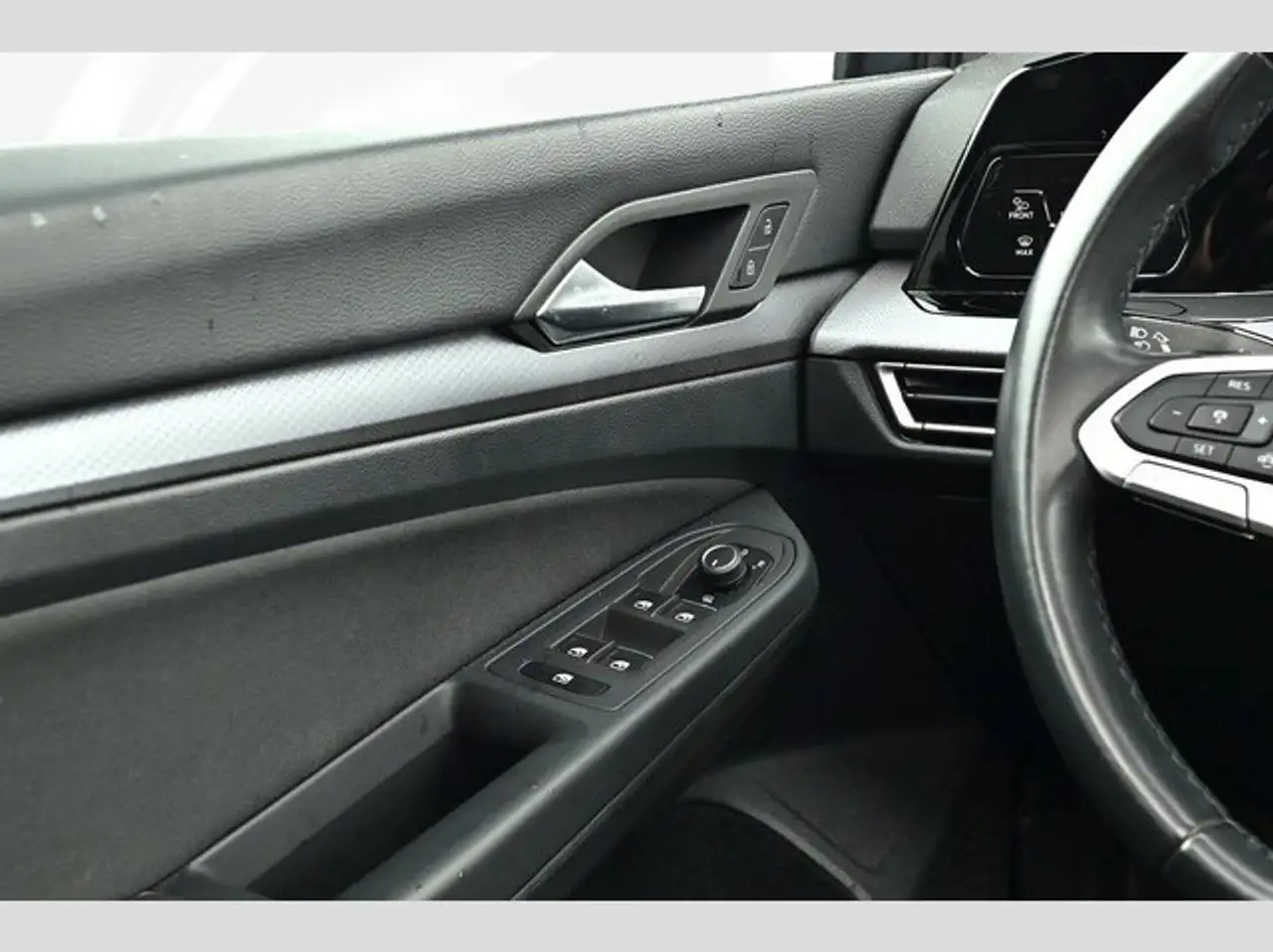Volkswagen Golf VIII 2.0 TDI DSG Active 16