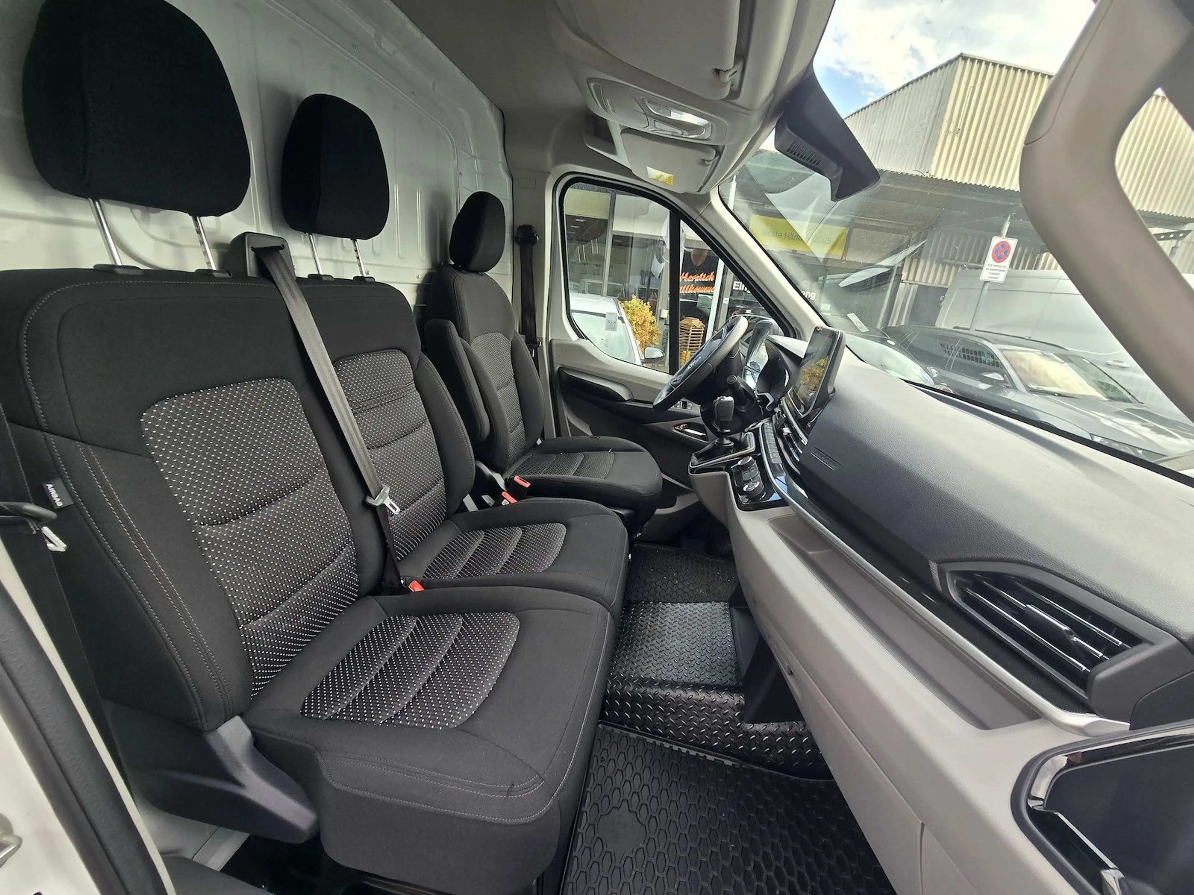 Maxus Deliver 9 L2H2 3,5t Klima Kamera — photo 12