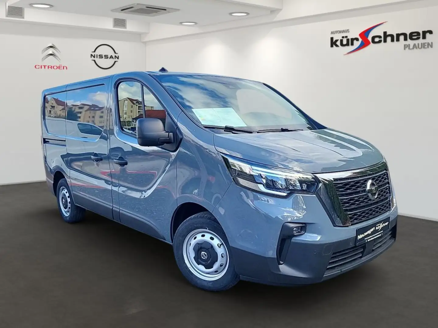 Nissan Primastar L1H1 2,8 dCi 110 Acenta Grijs - 2