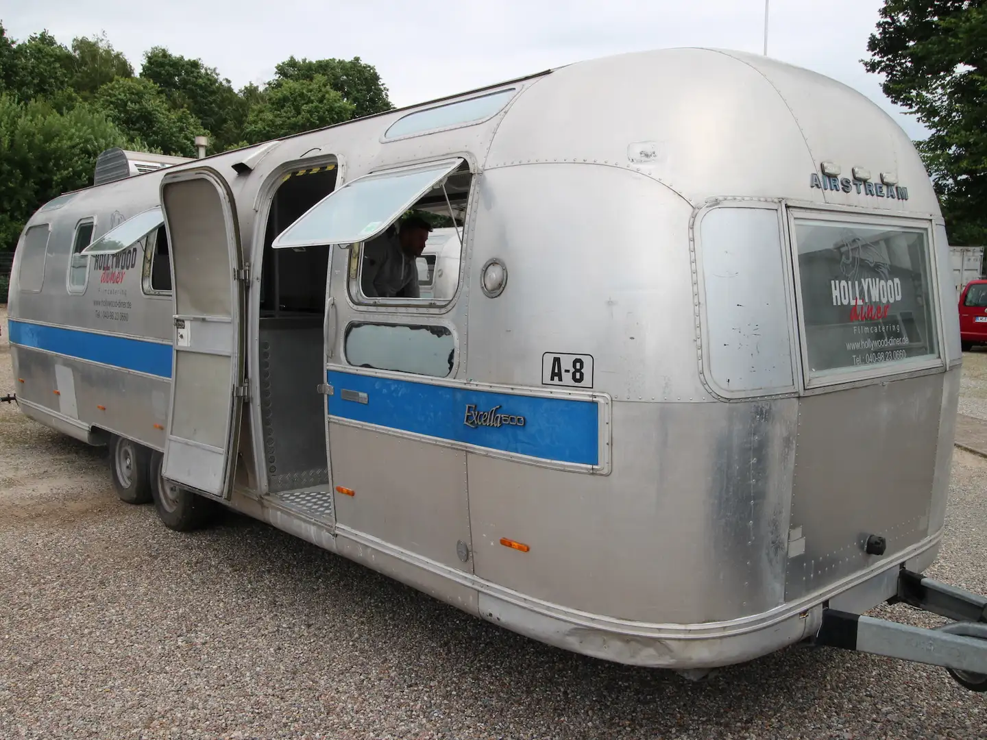 Airstream Land Yacht Excella 500 Catering + Foodtrailer Argent - 1