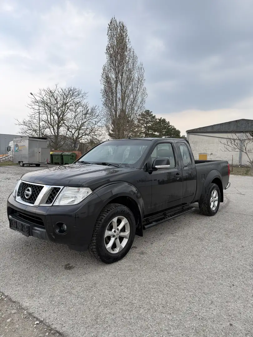 Nissan Navara - 1