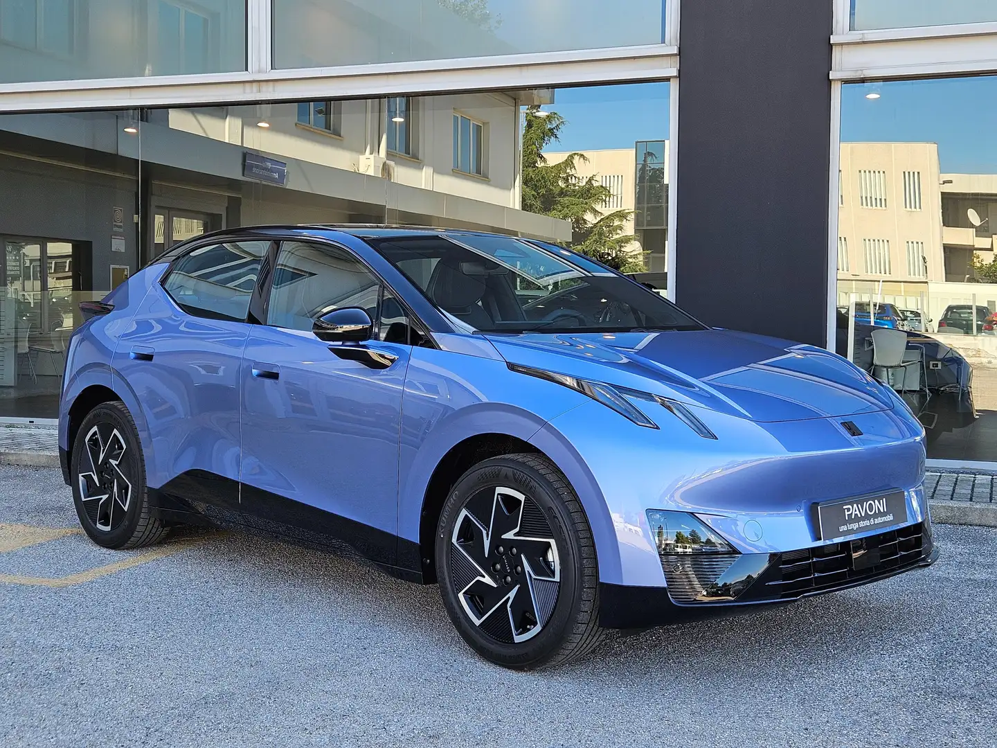 Lynk & Co 02 02 Core Schwarz - 1