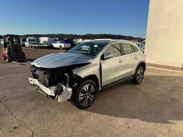 Mercedes-Benz GLA 250 250 e phev Advanced auto - INCIDENTATA