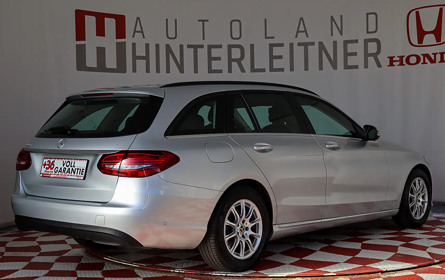 Mercedes-Benz C 180 d T / LED / PARK-PAKET / NAVI / SITZHEIZUNG Silber - 2