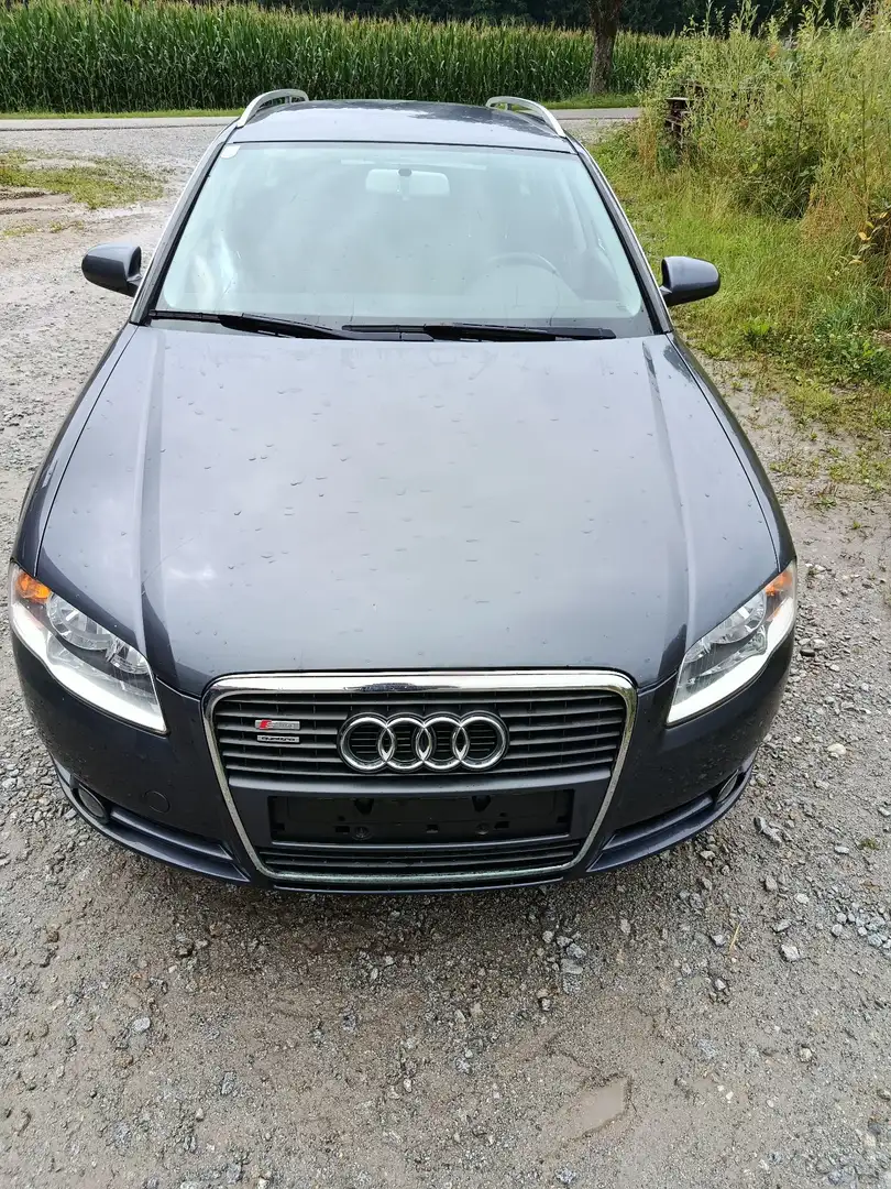 Audi A4 2.0 TDI quattro (103kW) Grau - 1