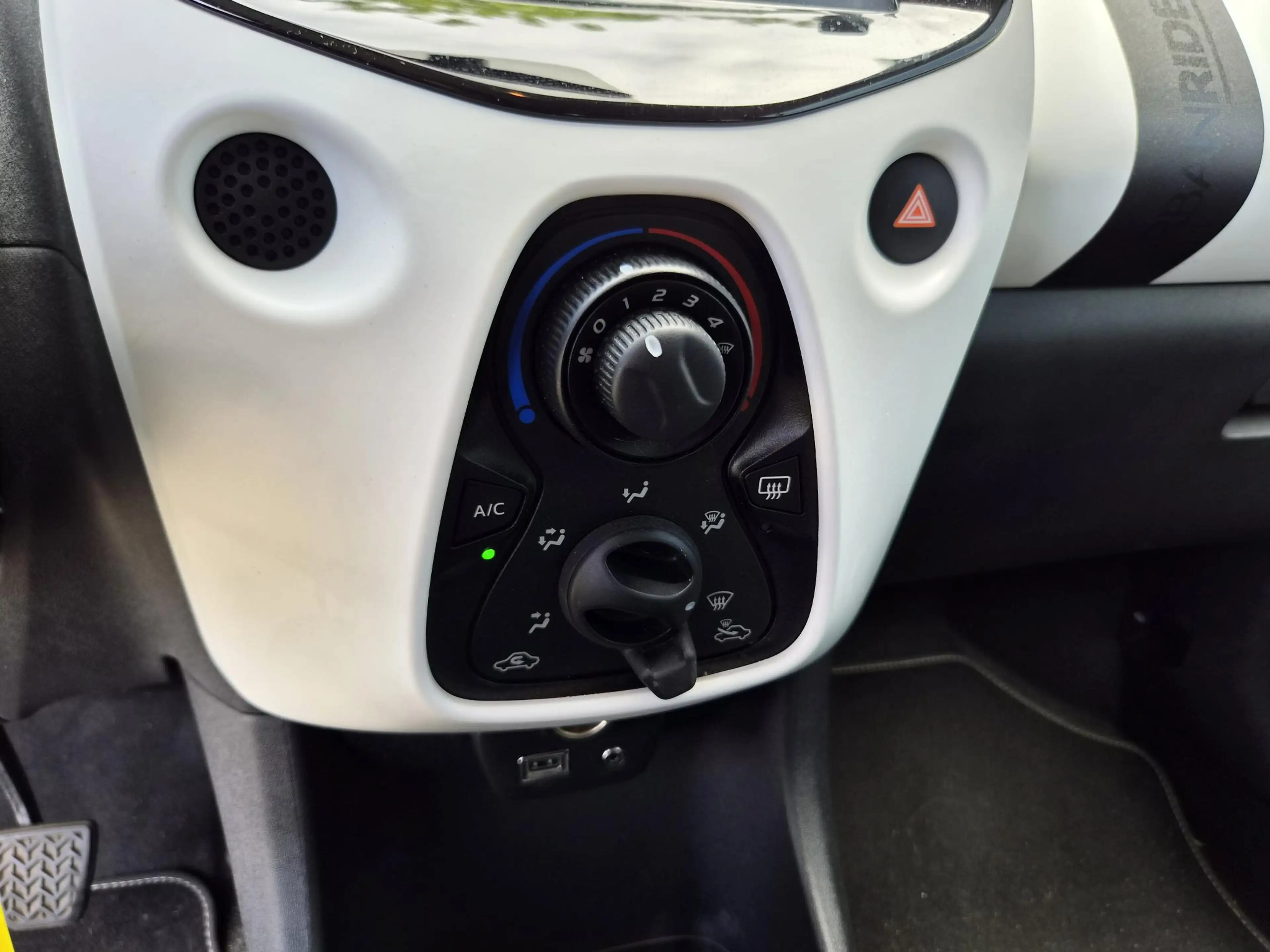Citroen C1 1.0 VTi Urban Ride — photo 14