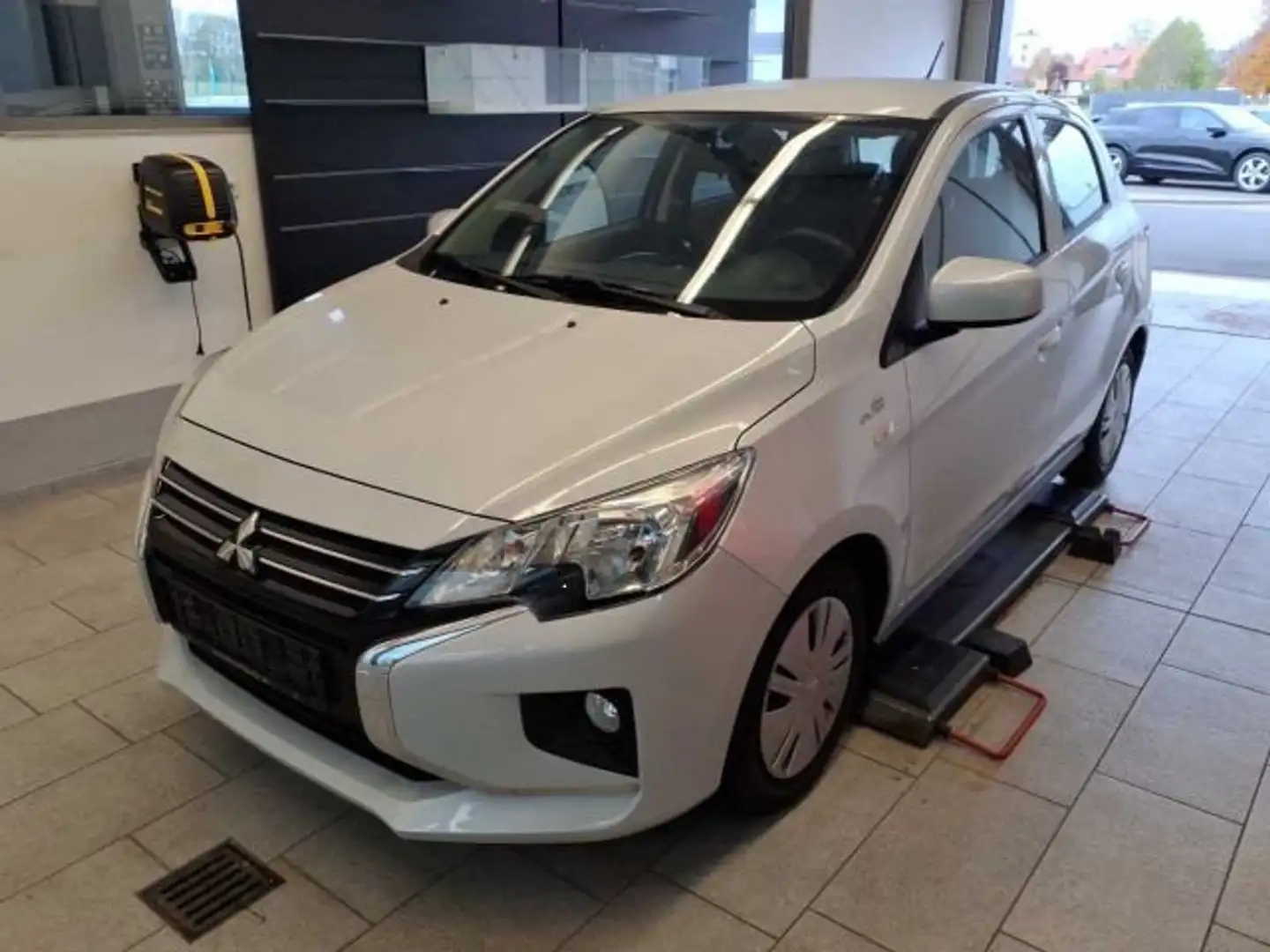 Mitsubishi Space Star 1.2 Select Weiß - 2