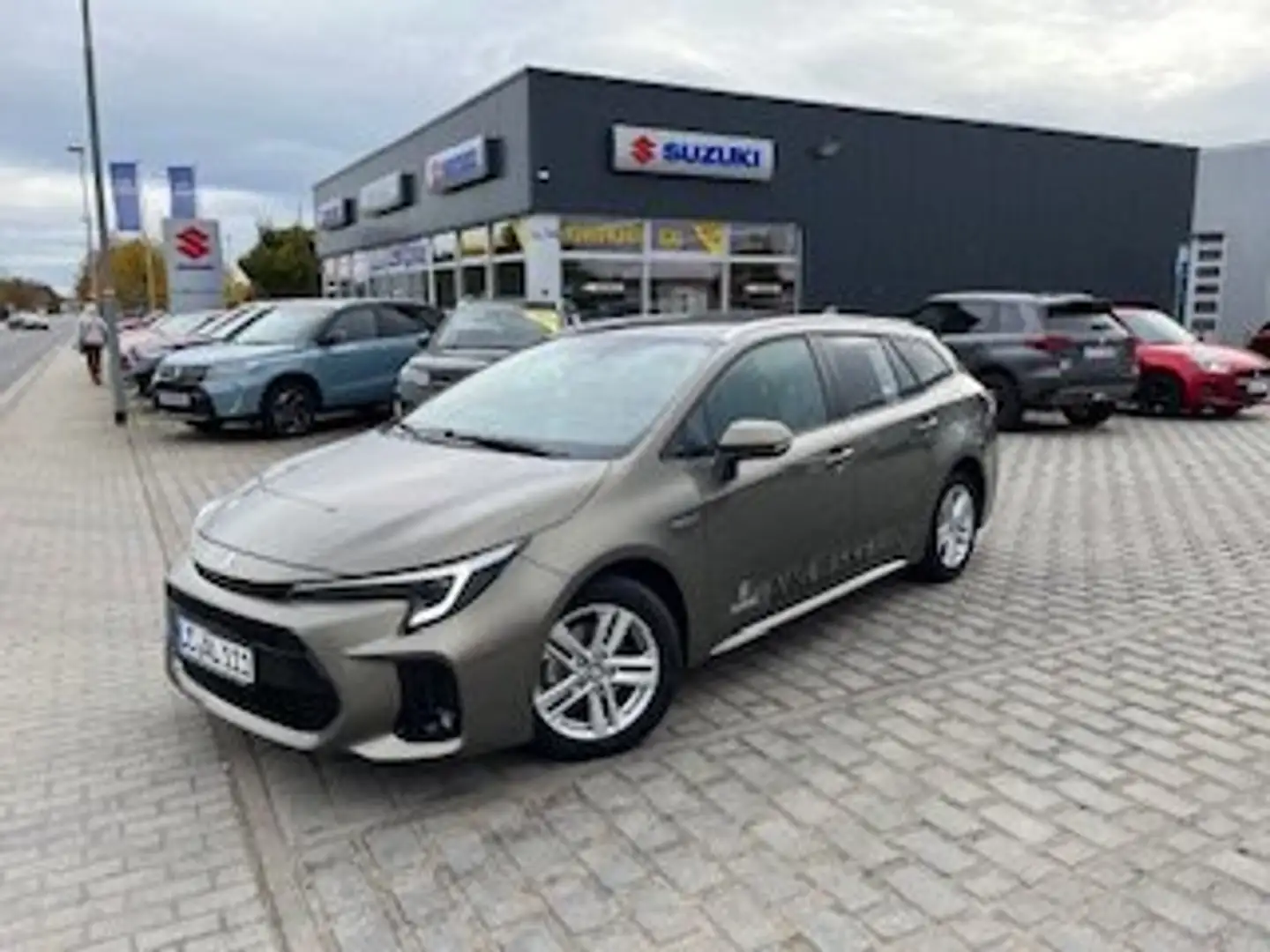 Suzuki Swace Swace 1.8 Hybrid CVT Comfort+ Bronze - 1