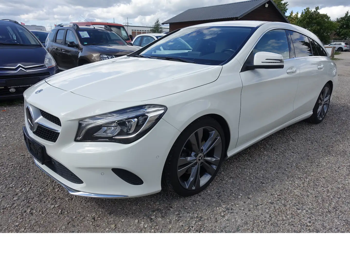 Mercedes-Benz CLA 200 Urban Navi PDC 8x Alu PDC Standh. Weiß - 1
