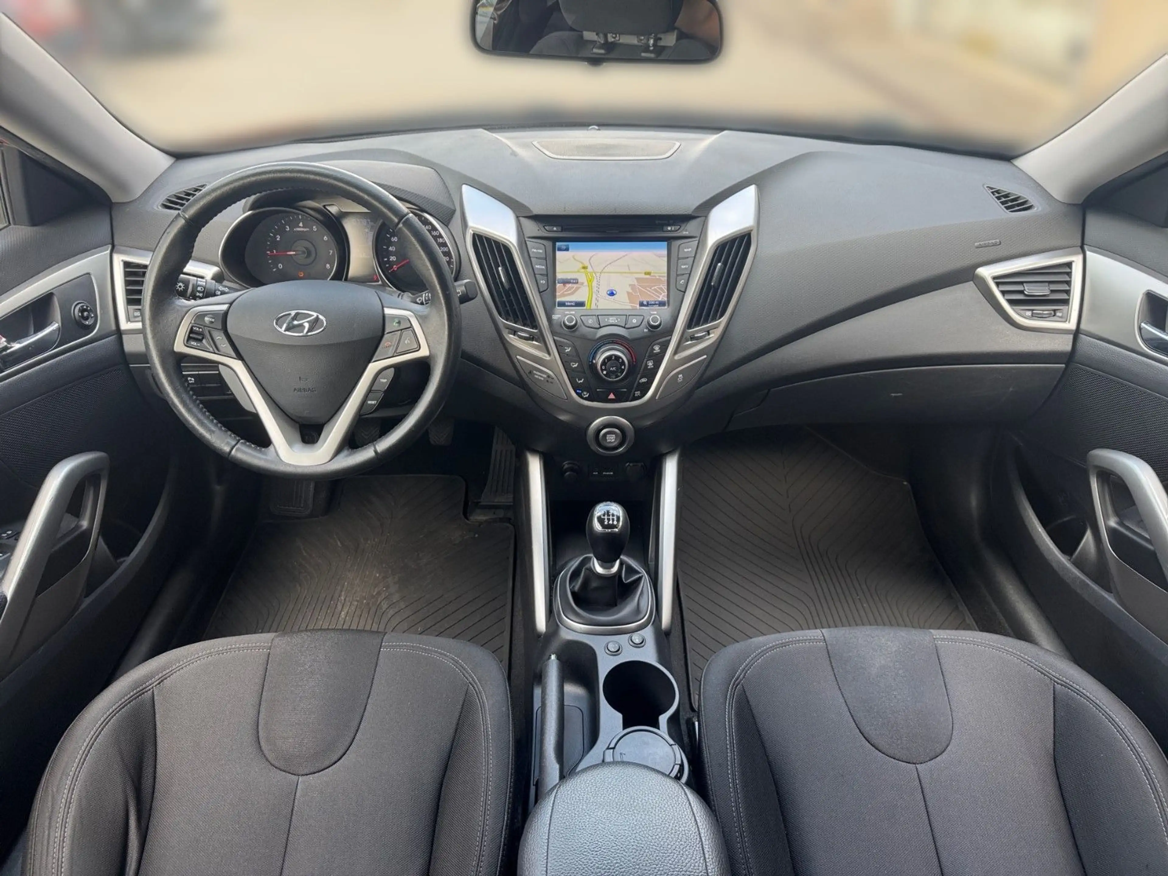 Hyundai VELOSTER Style 1.6B 140PD M/T — photo 11