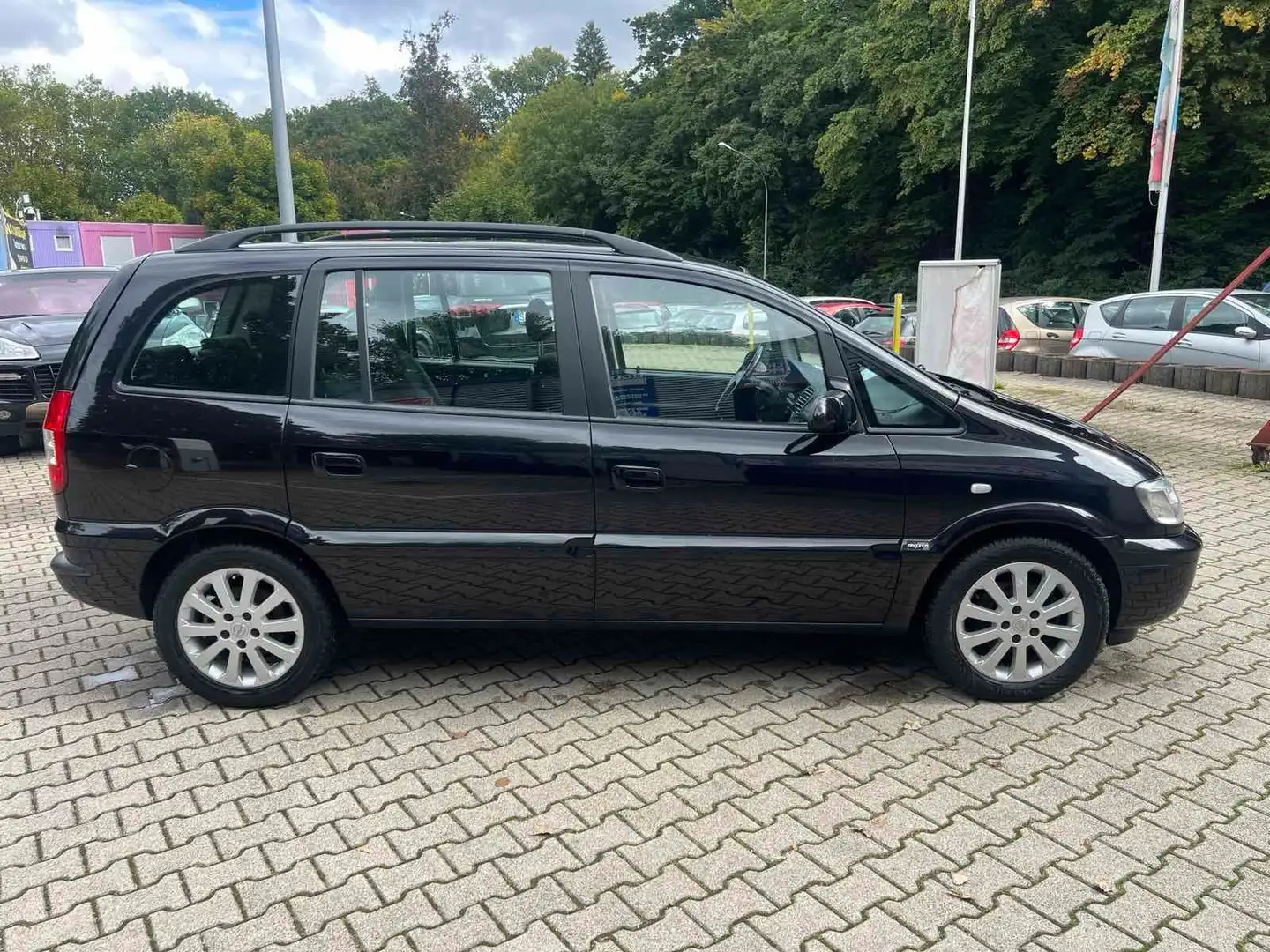 Opel Zafira 1.8 Automatik Klima Einparkhilfe inkl Neu Tüv - 1